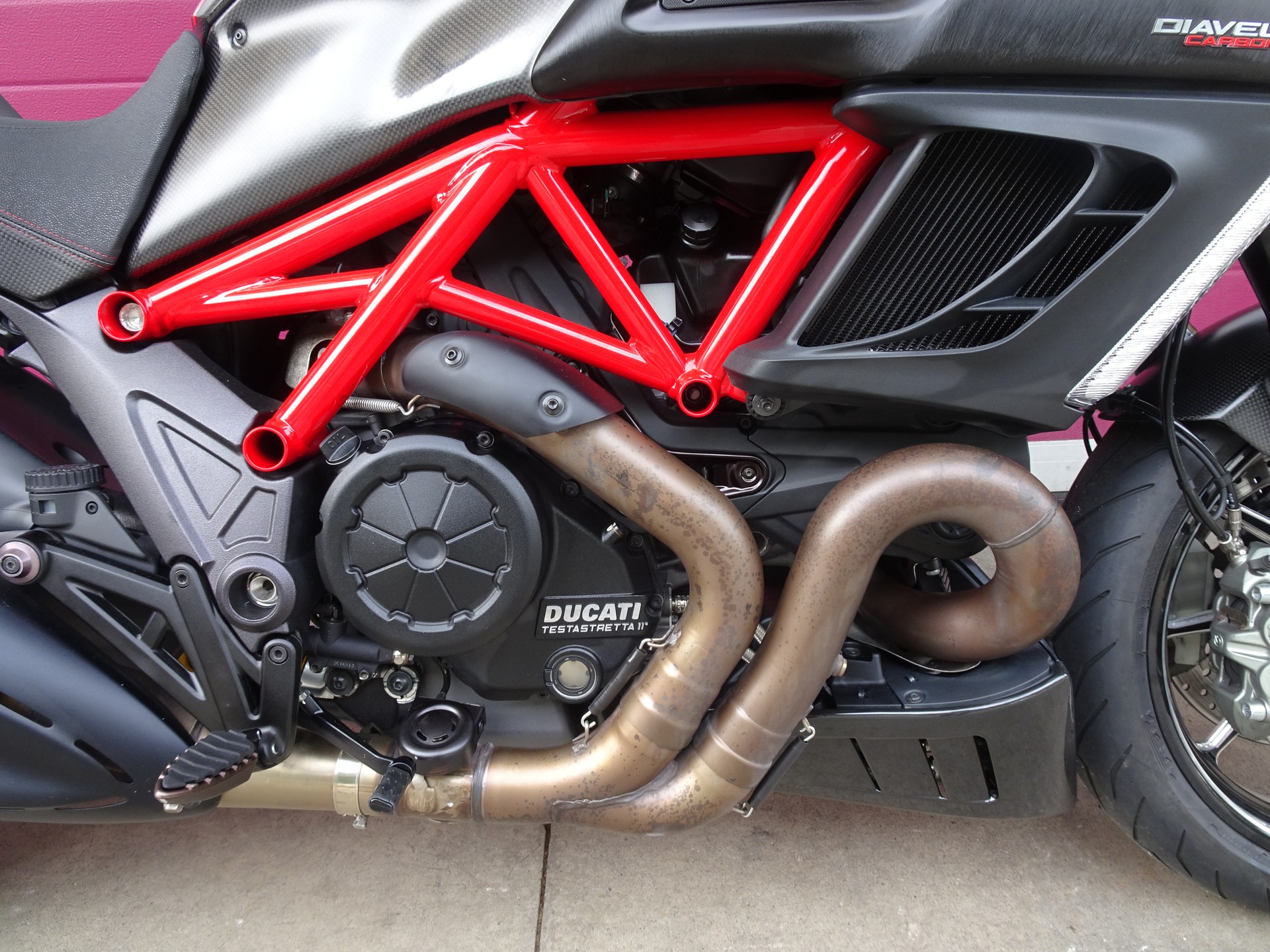 DUCATI Diavel 1200 Carbon-image-9