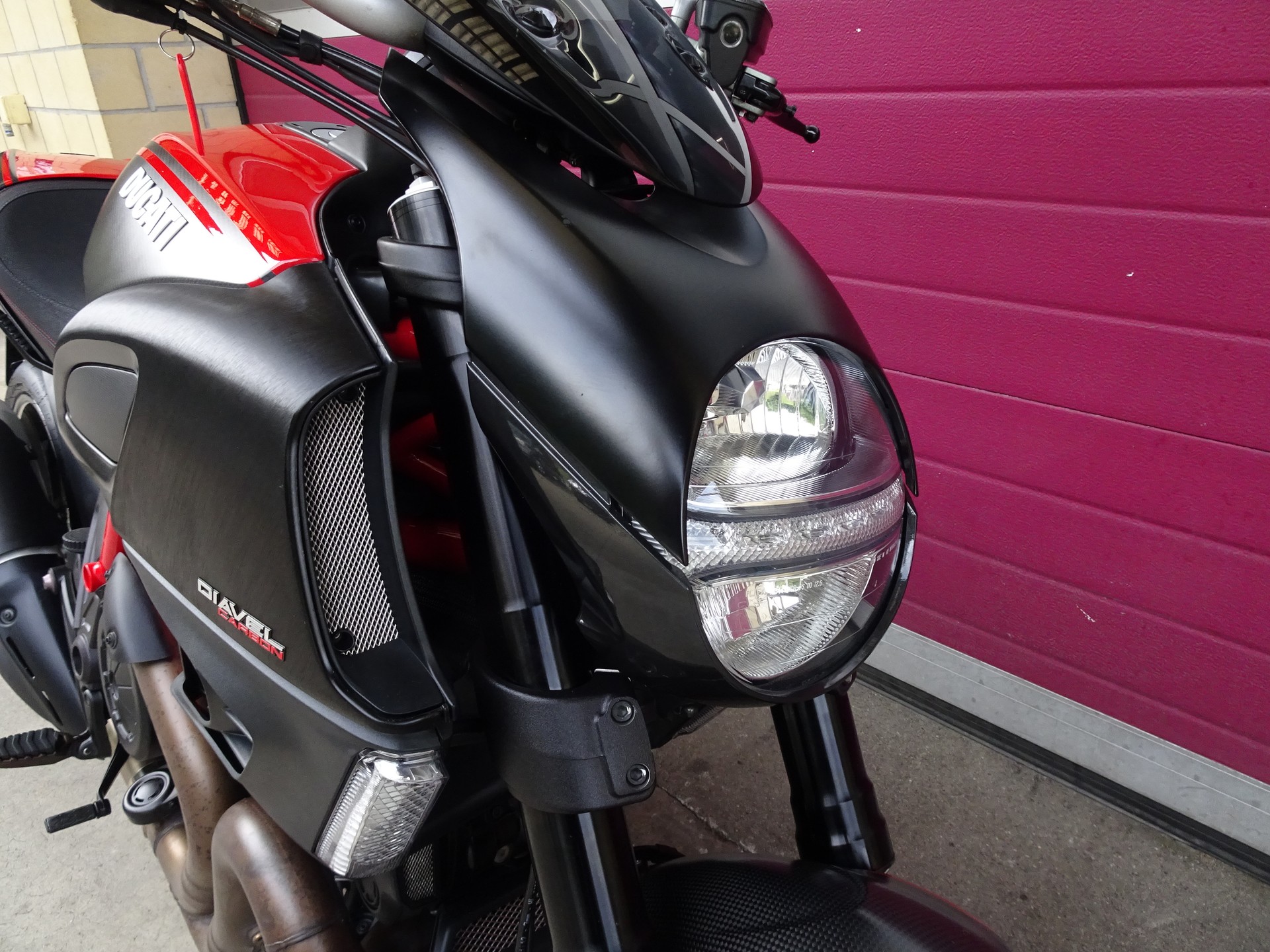 DUCATI Diavel 1200 Carbon-image-11