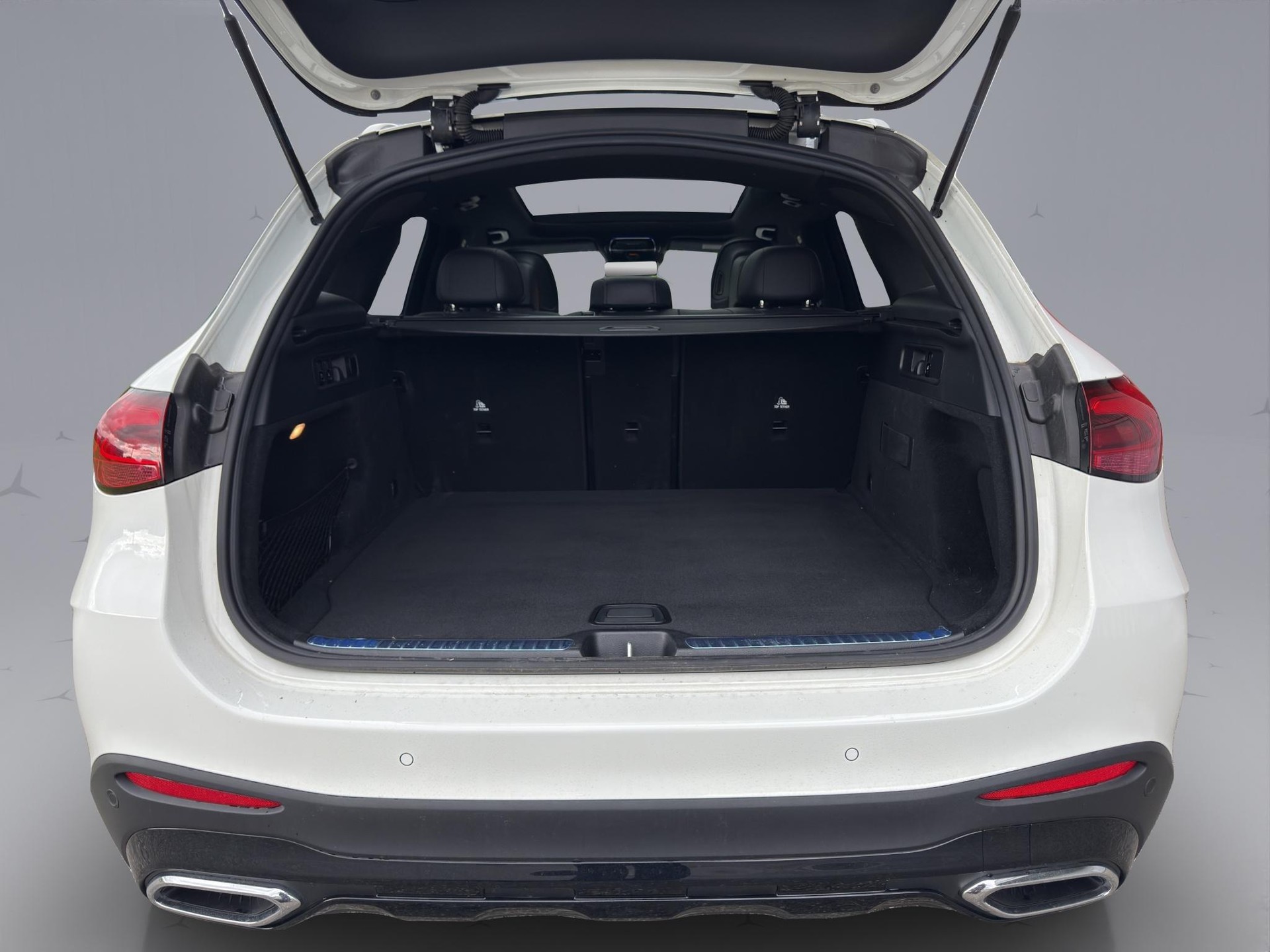 MERCEDES-BENZ GLC 300 AMG Line 4matic-image-24