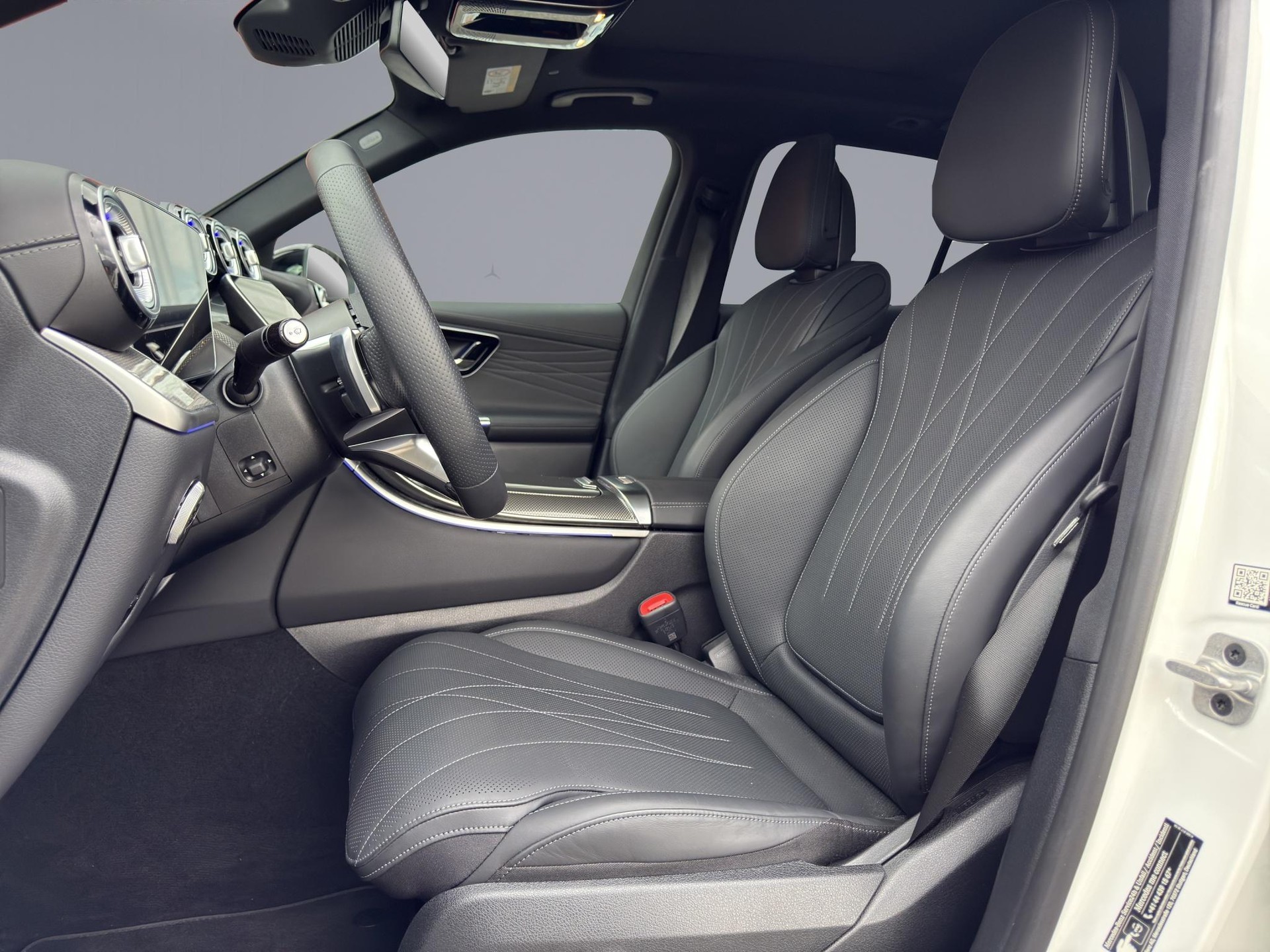 MERCEDES-BENZ GLC 300 AMG Line 4matic-image-15