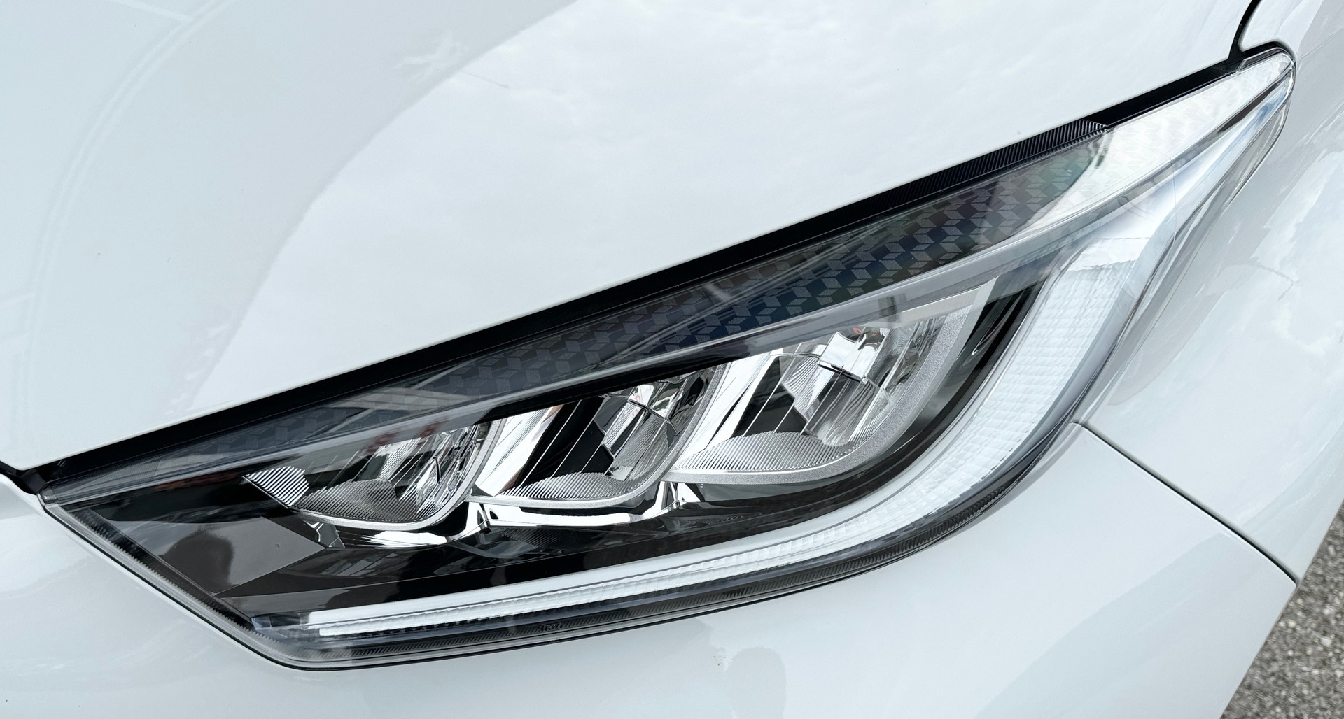 TOYOTA Yaris 1.5 GR Sport e-CVT-image-3