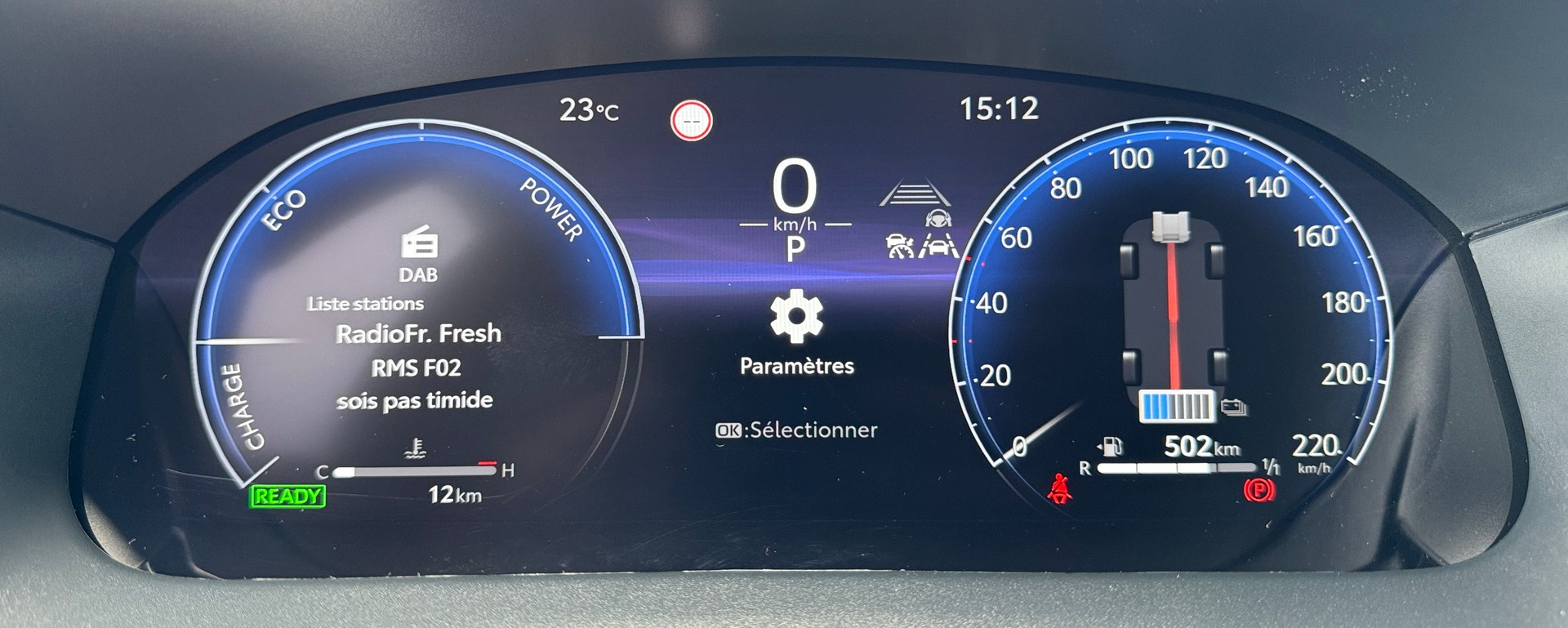 TOYOTA Yaris 1.5 GR Sport e-CVT-image-16