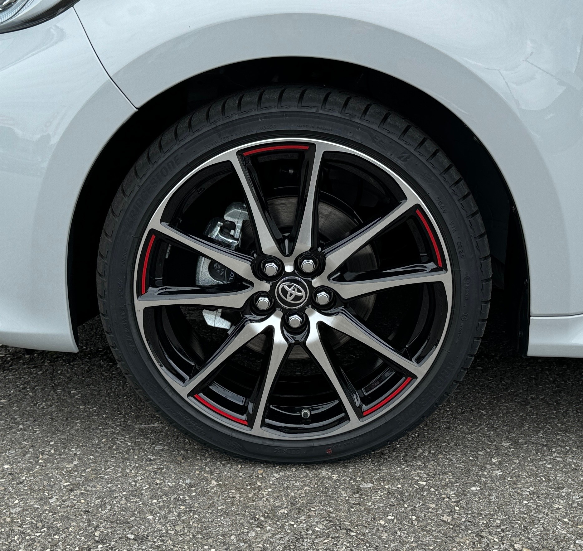 TOYOTA Yaris 1.5 GR Sport e-CVT-image-5