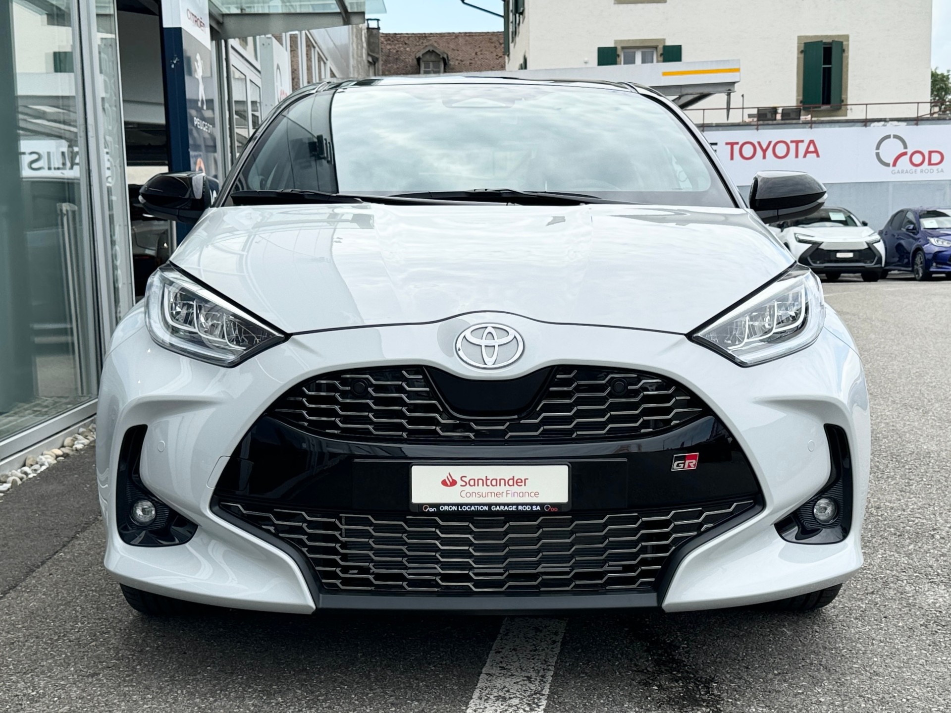TOYOTA Yaris 1.5 GR Sport e-CVT-image-2