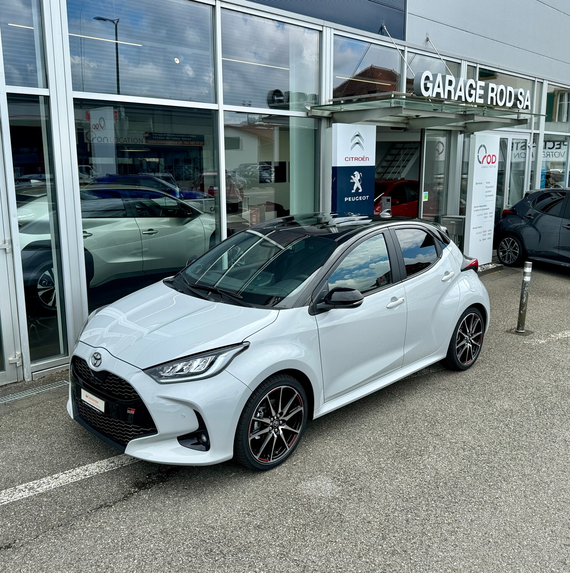 TOYOTA Yaris 1.5 GR Sport e-CVT-image-1