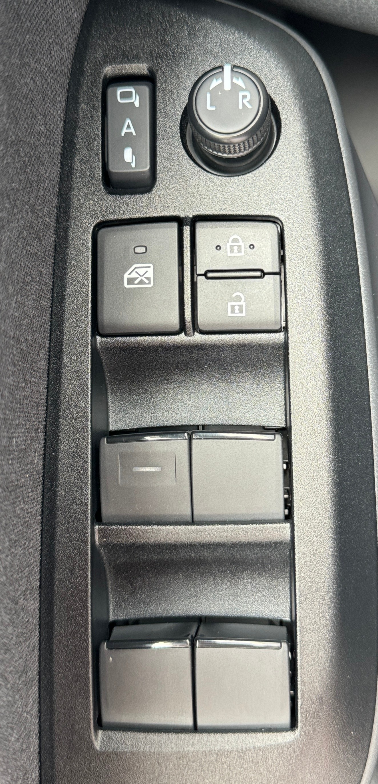 TOYOTA Yaris 1.5 GR Sport e-CVT-image-21