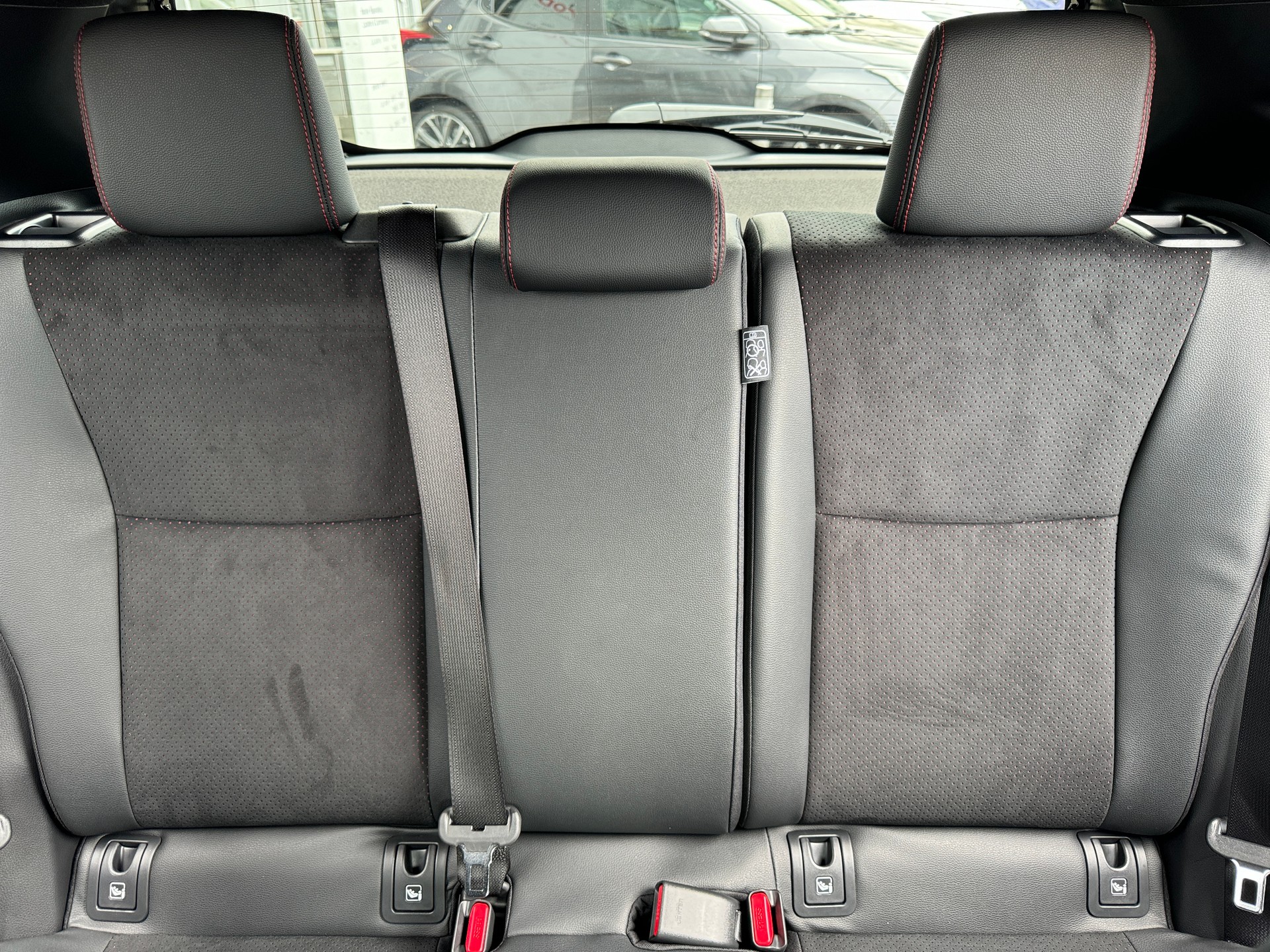 TOYOTA Yaris 1.5 GR Sport e-CVT-image-14