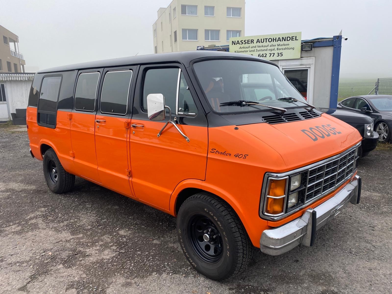 DODGE B200-image-0