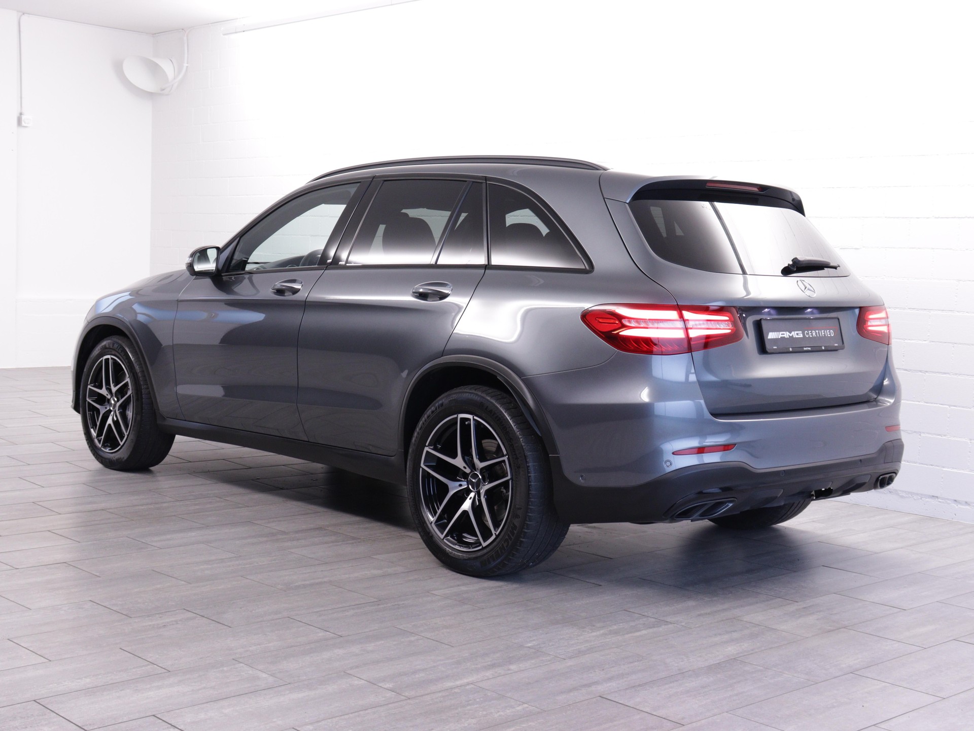 MERCEDES-BENZ GLC 43 AMG 4m-showroom-element-3