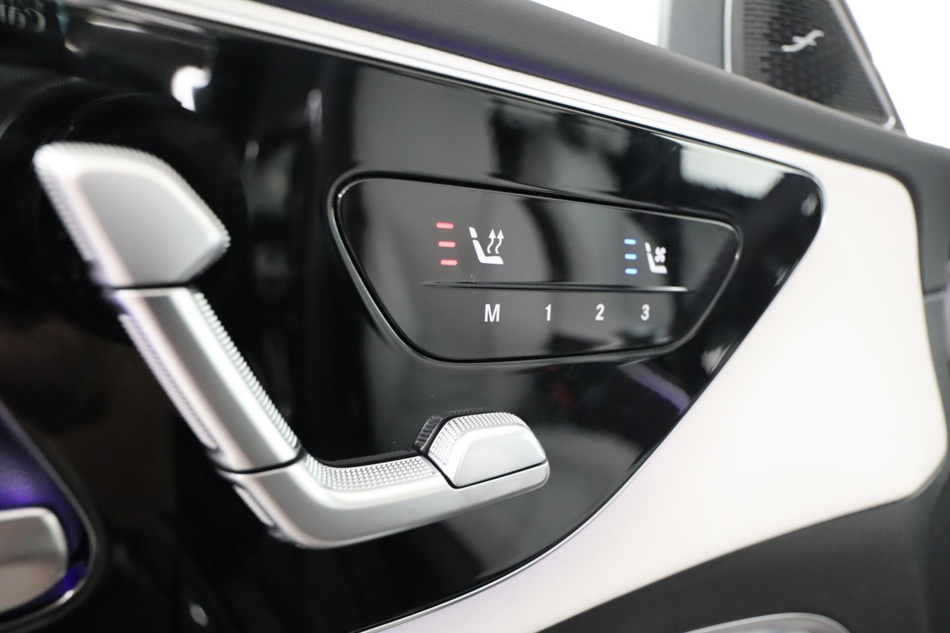 MERCEDES-BENZ C 220 d AMG Line 4Matic T-Modell Swiss Star-image-10