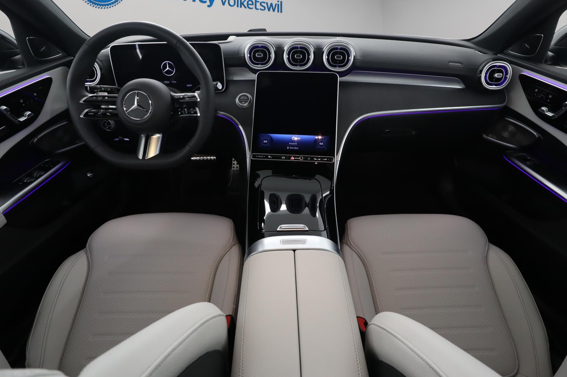MERCEDES-BENZ C 220 d AMG Line 4Matic T-Modell Swiss Star-image-12