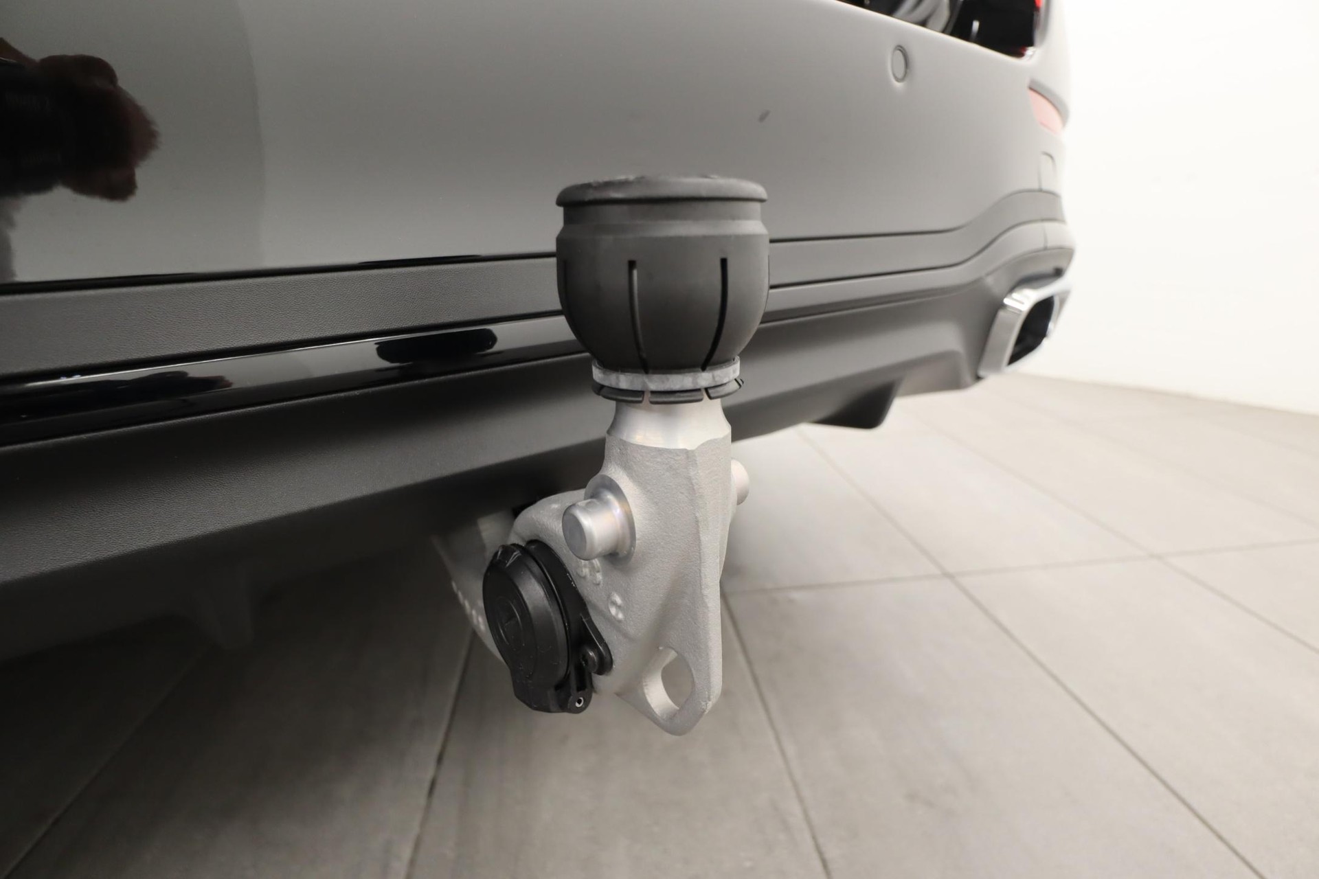 MERCEDES-BENZ C 220 d AMG Line 4Matic T-Modell Swiss Star-image-11