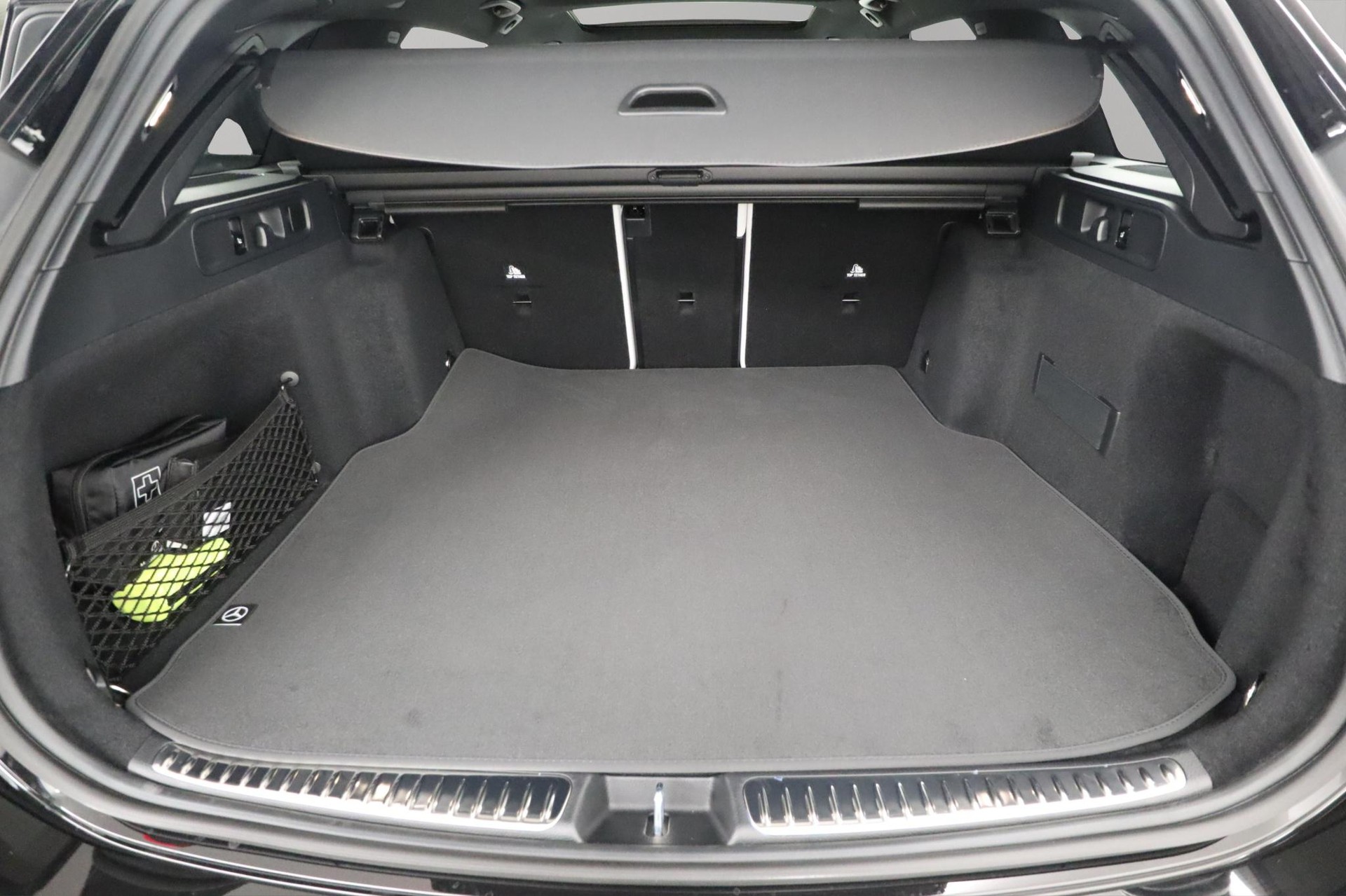 MERCEDES-BENZ C 220 d AMG Line 4Matic T-Modell Swiss Star-image-5