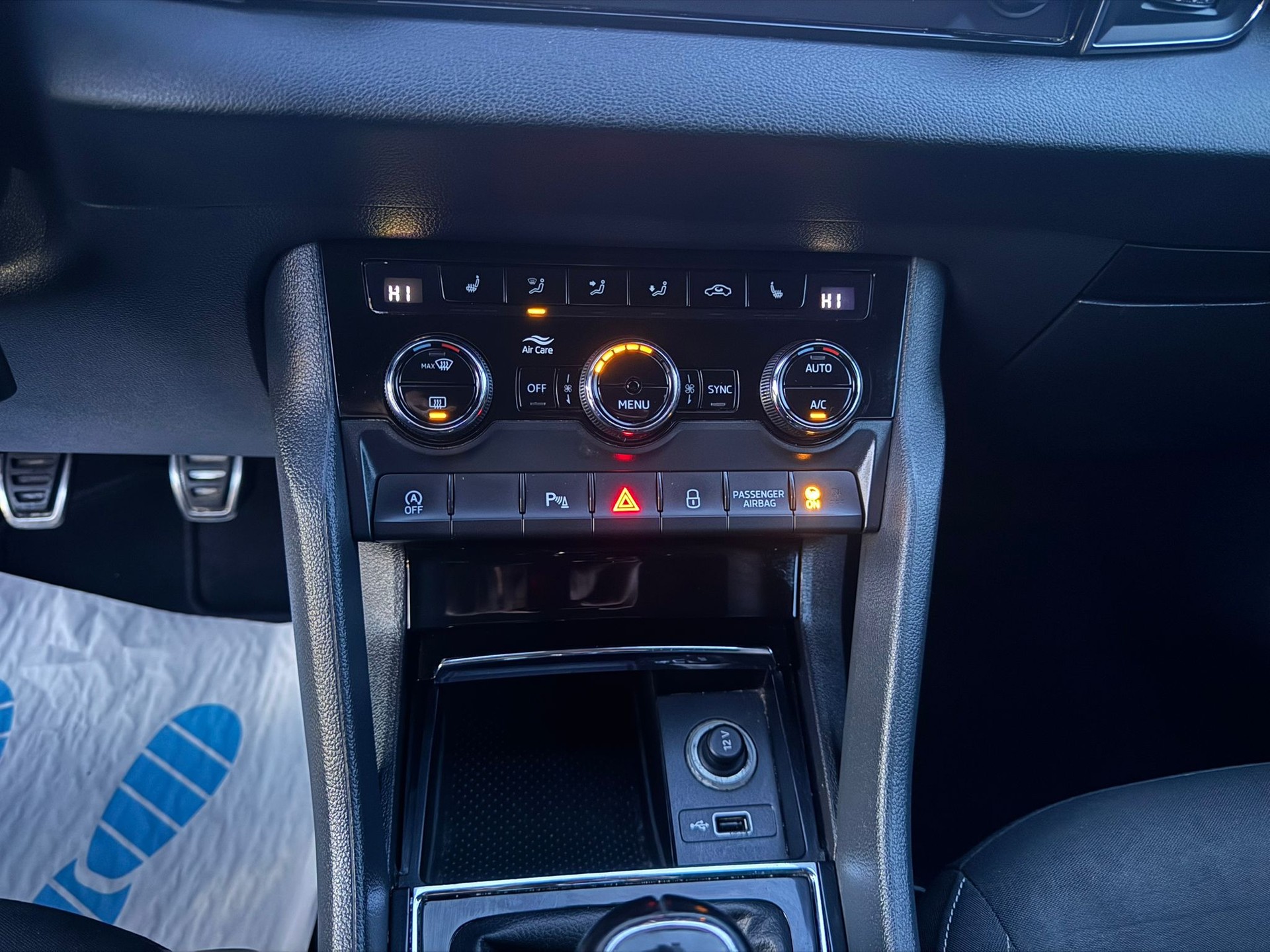 SKODA Karoq 1.0 TSI Ambition-image-22