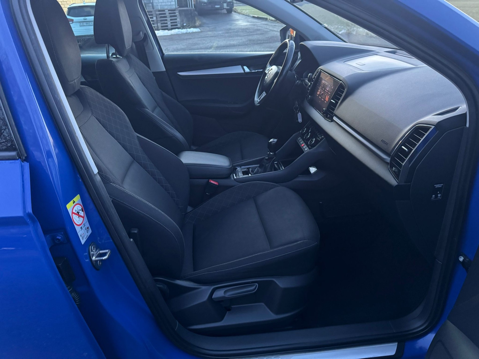 SKODA Karoq 1.0 TSI Ambition-image-11