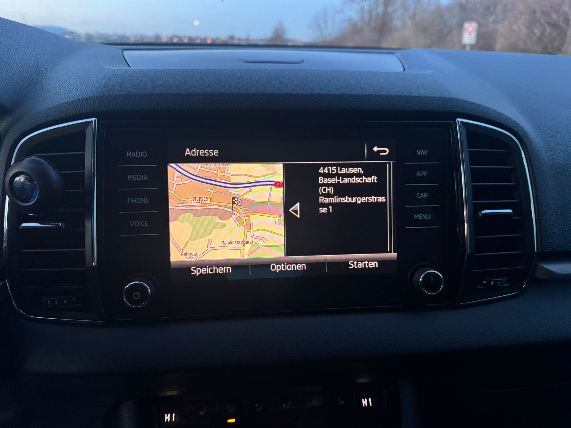 SKODA Karoq 1.0 TSI Ambition-image-23