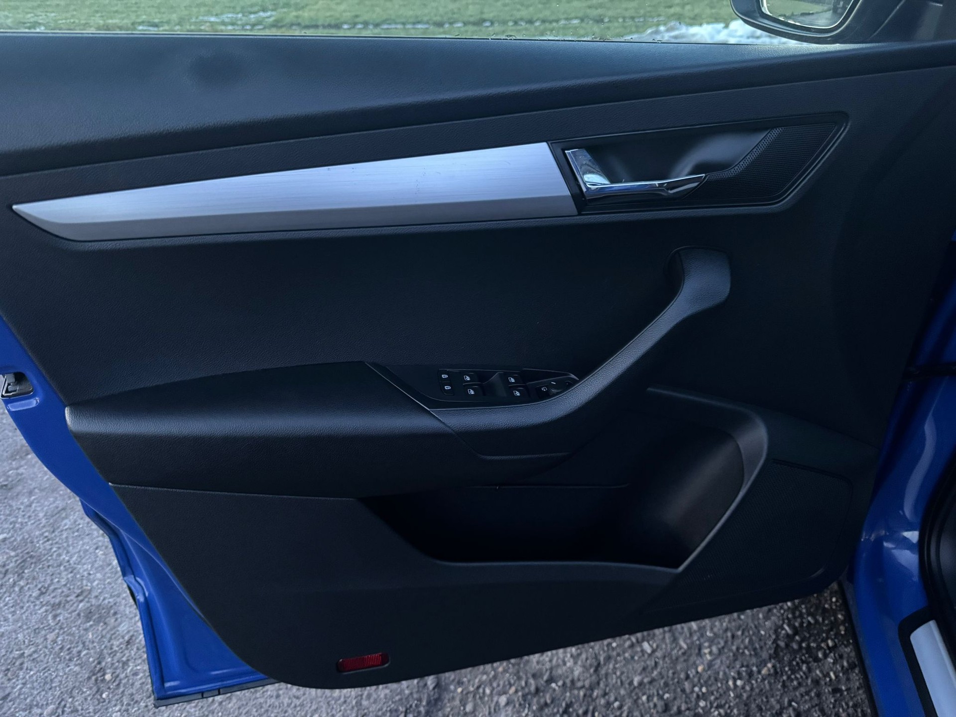 SKODA Karoq 1.0 TSI Ambition-image-14