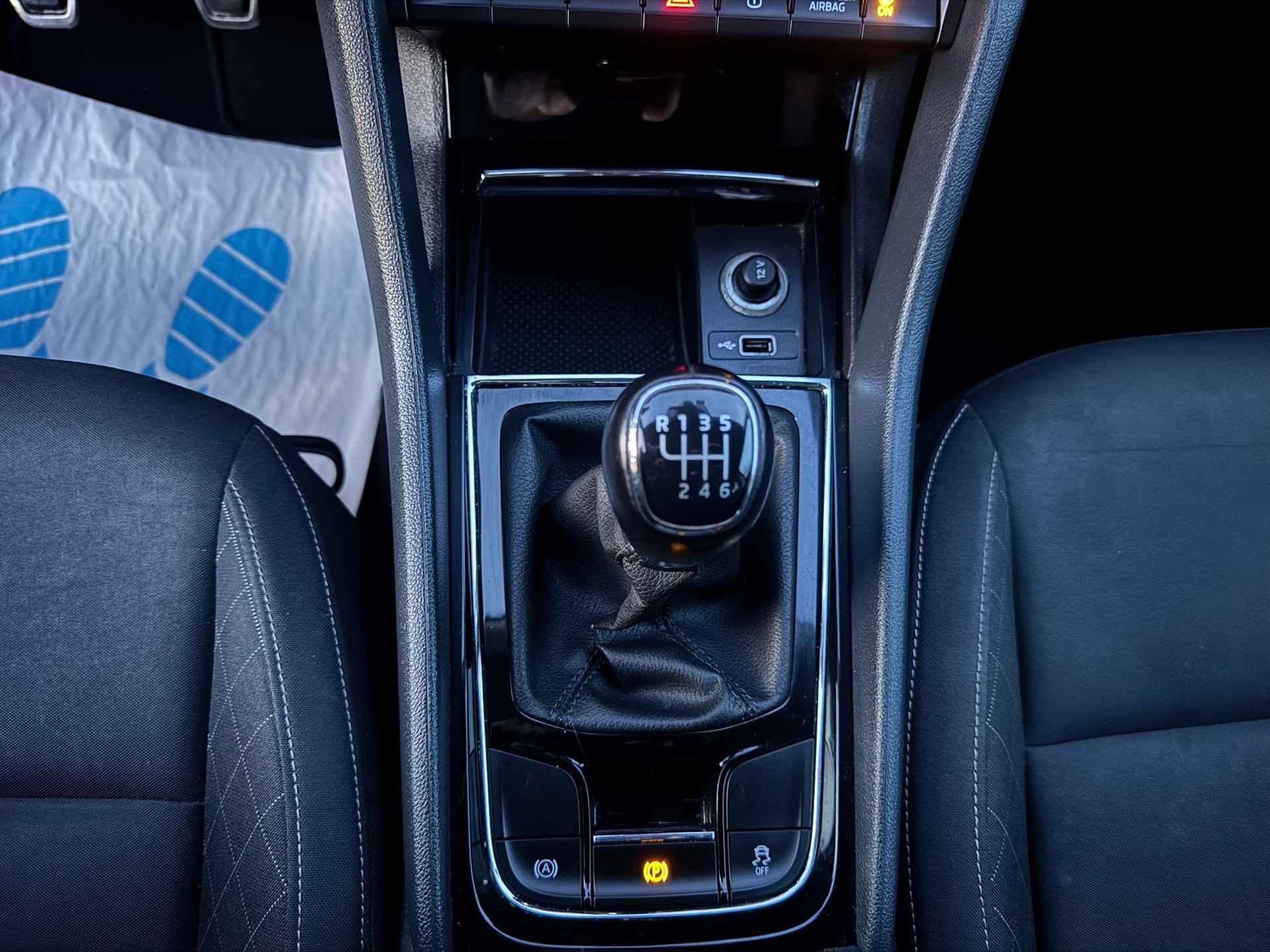 SKODA Karoq 1.0 TSI Ambition-image-20
