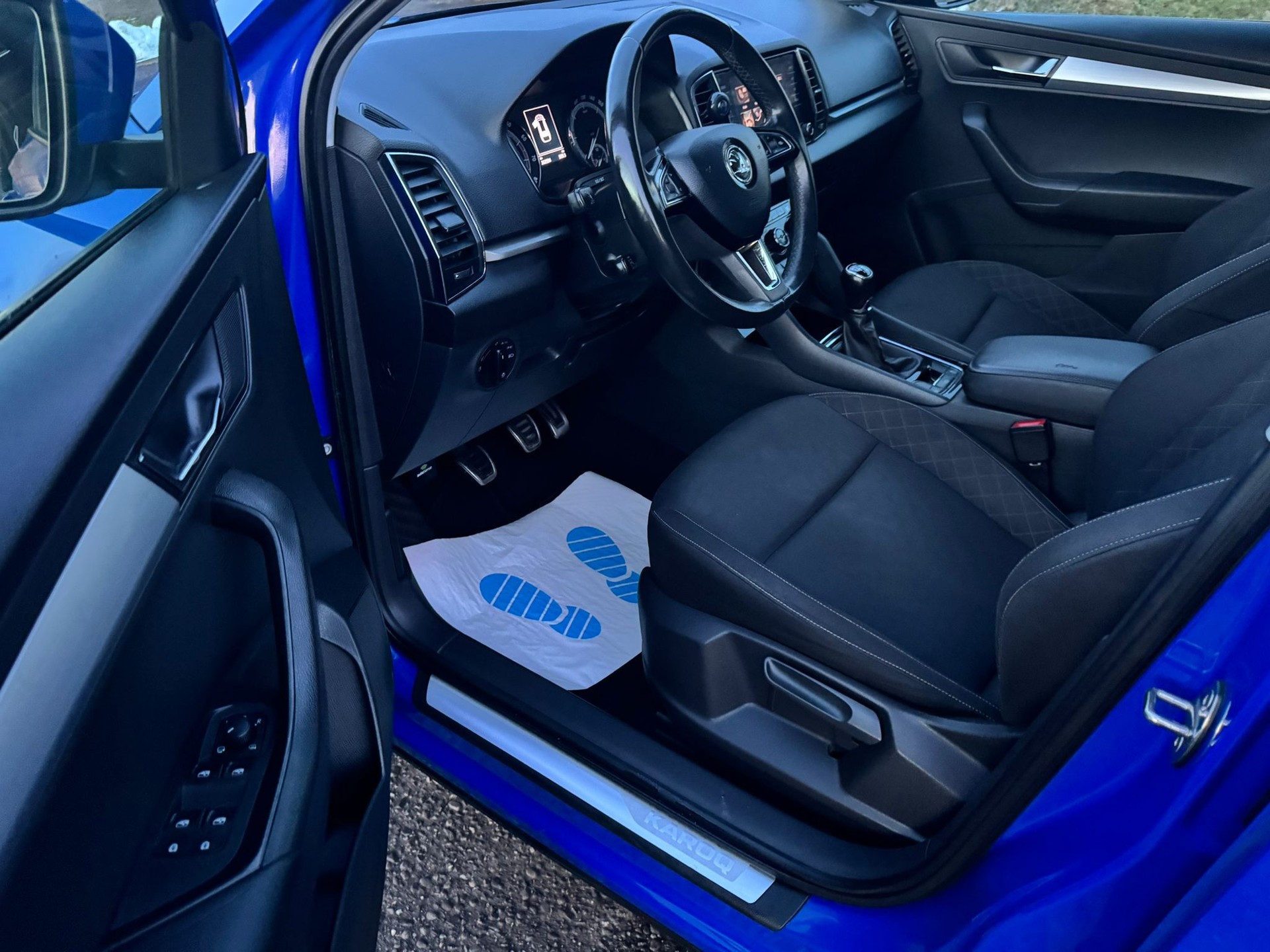 SKODA Karoq 1.0 TSI Ambition-image-10