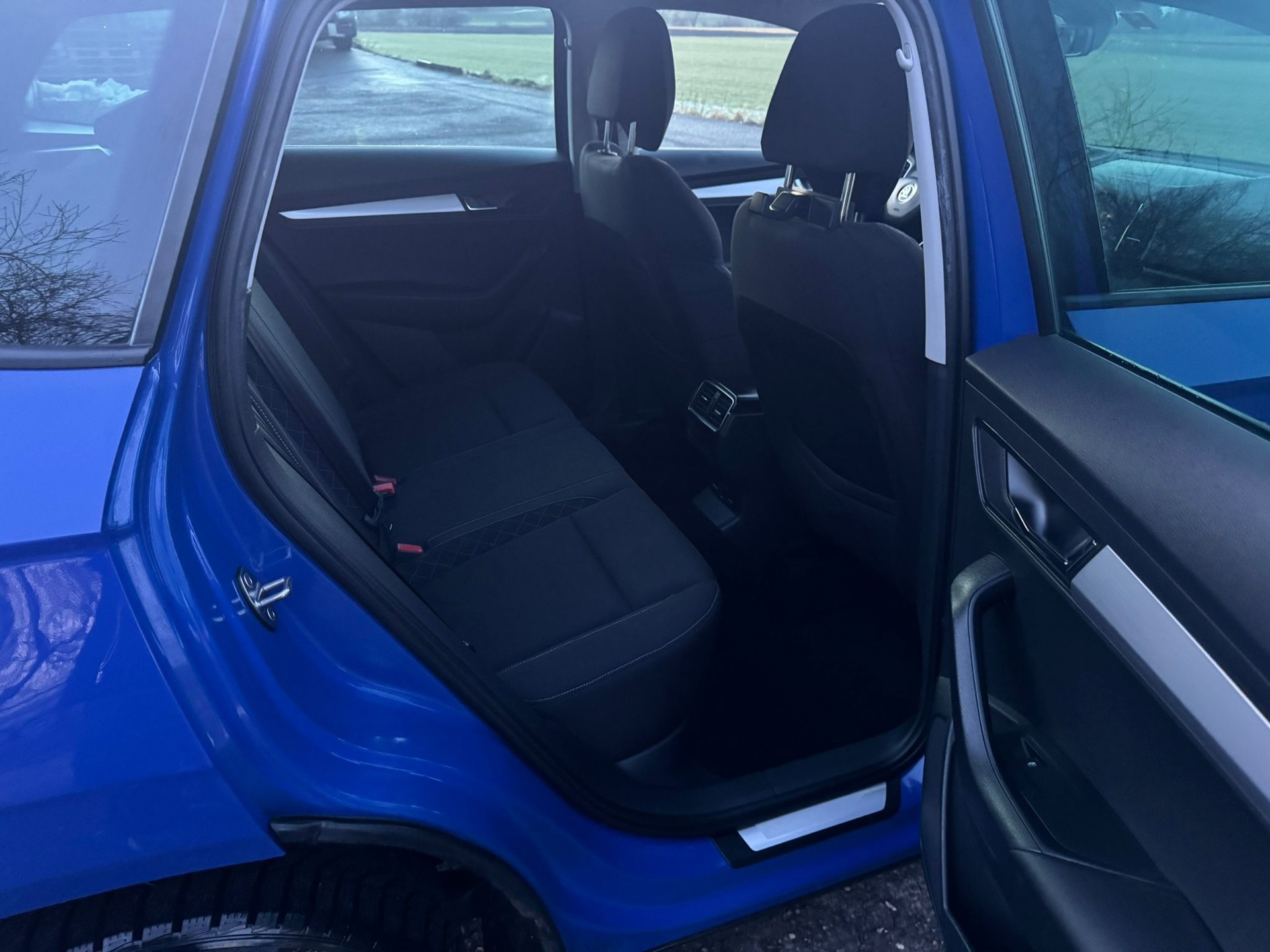 SKODA Karoq 1.0 TSI Ambition-image-12