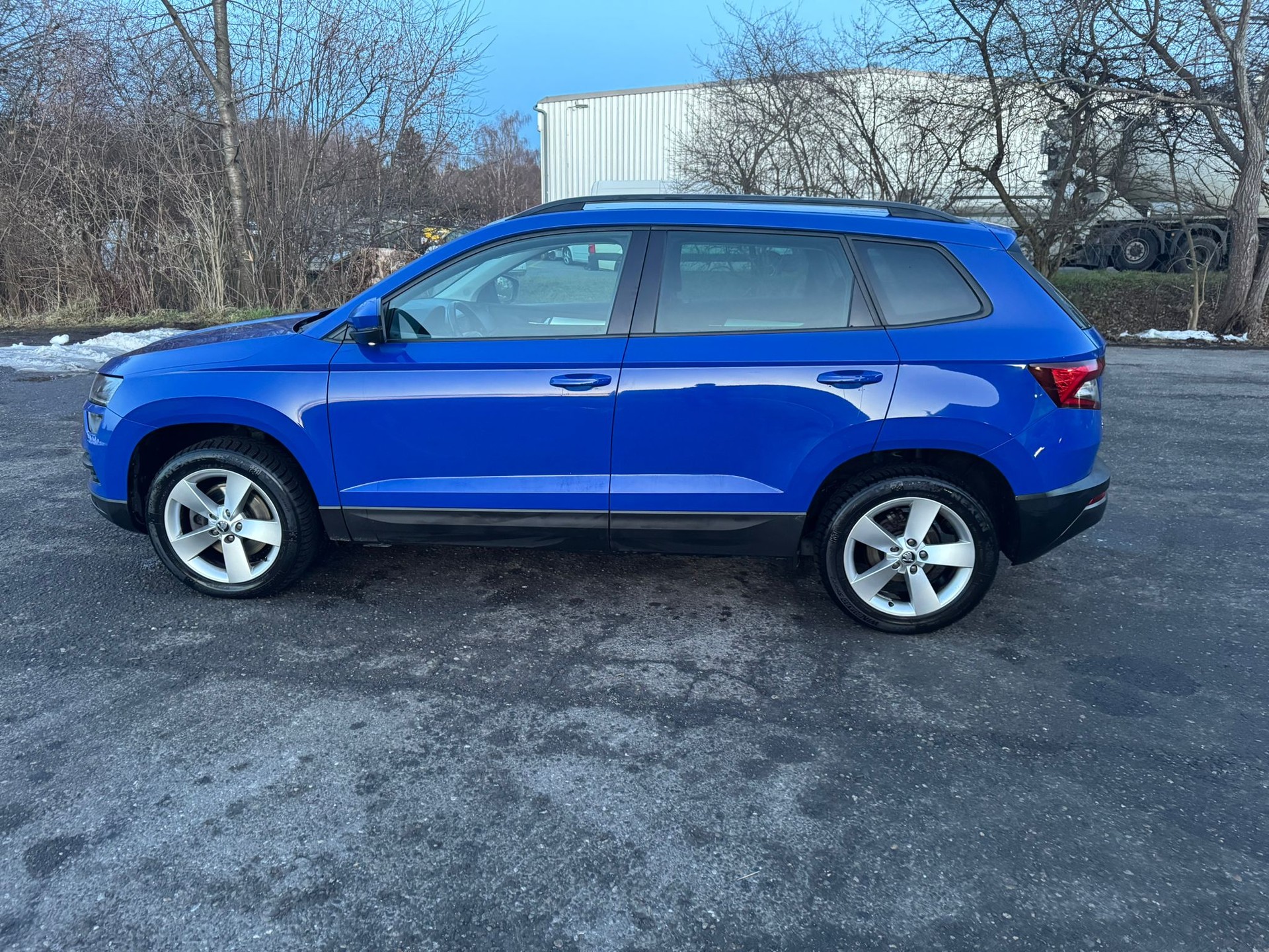 SKODA Karoq 1.0 TSI Ambition-image-8