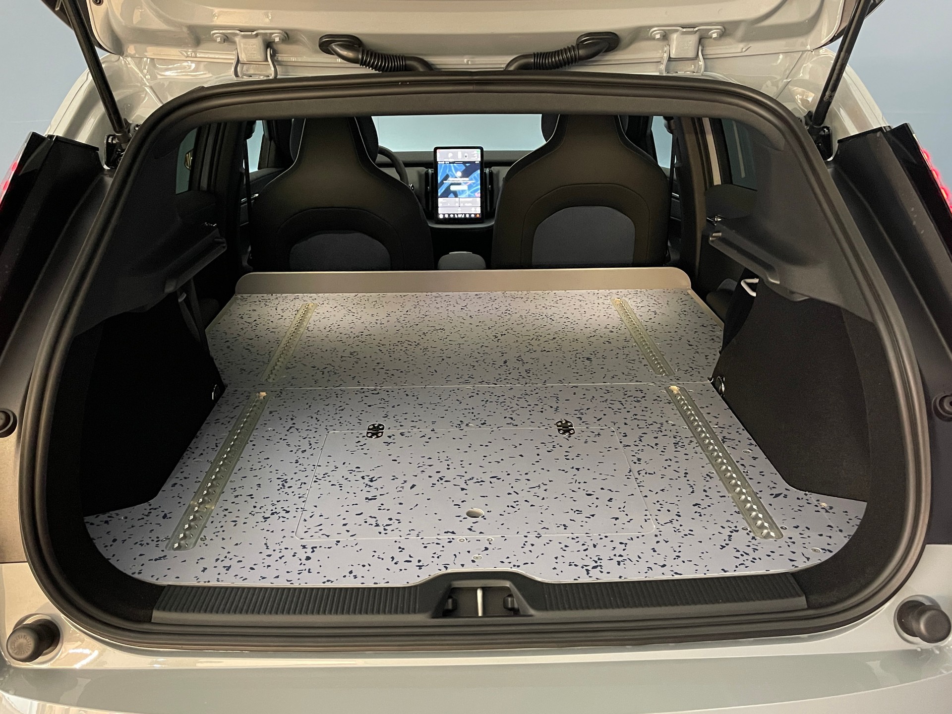 VOLVO EX30 E60 Core WORKER-image-11