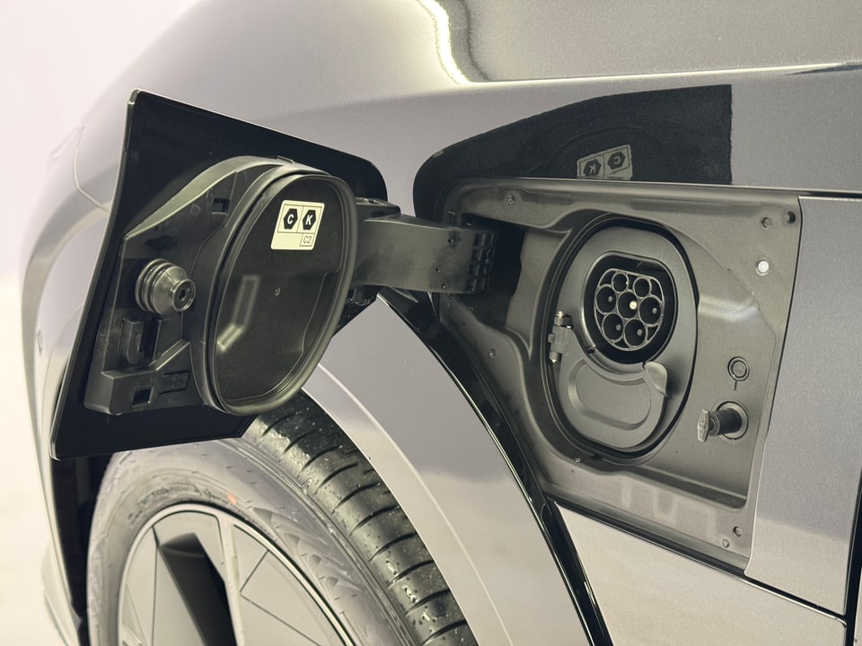 RZ 550e F Sport Direct4 Electric