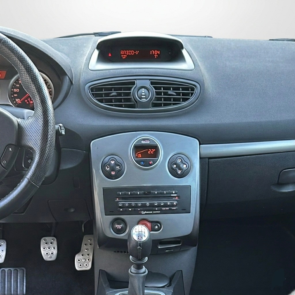 RENAULT Clio 2.0 16V Sport-image-10