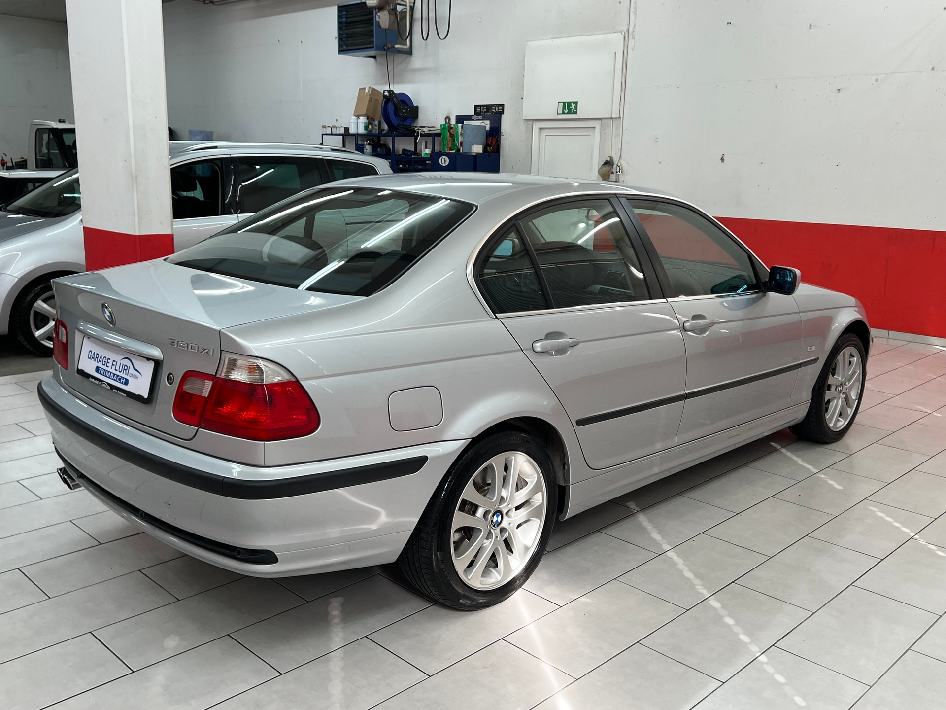 BMW 330XI-image-5