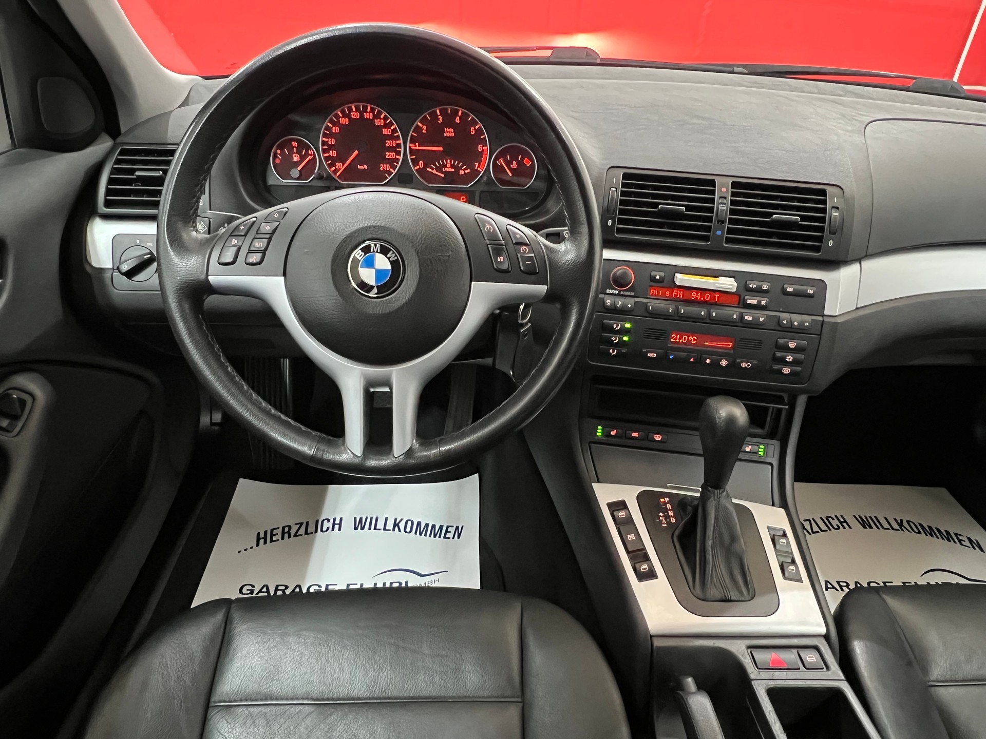 BMW 330XI-image-11