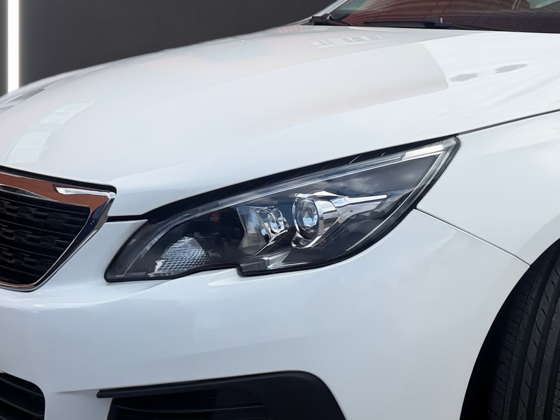 PEUGEOT 308 1.2 Pure Tech Active Pack EAT8-image-2