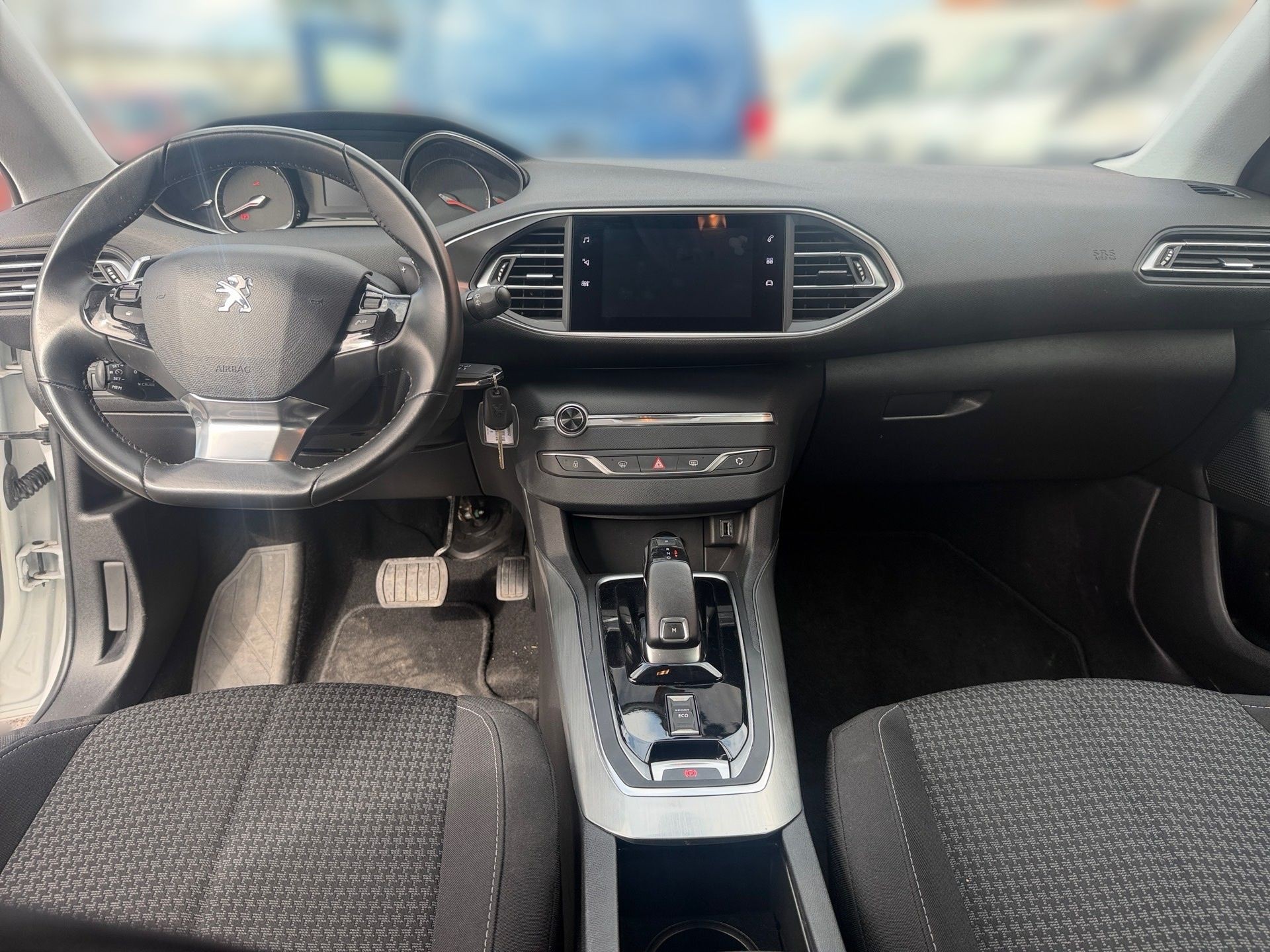 PEUGEOT 308 1.2 Pure Tech Active Pack EAT8-image-8