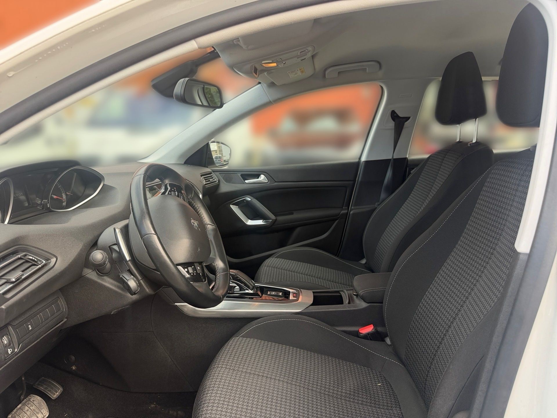 PEUGEOT 308 1.2 Pure Tech Active Pack EAT8-image-6