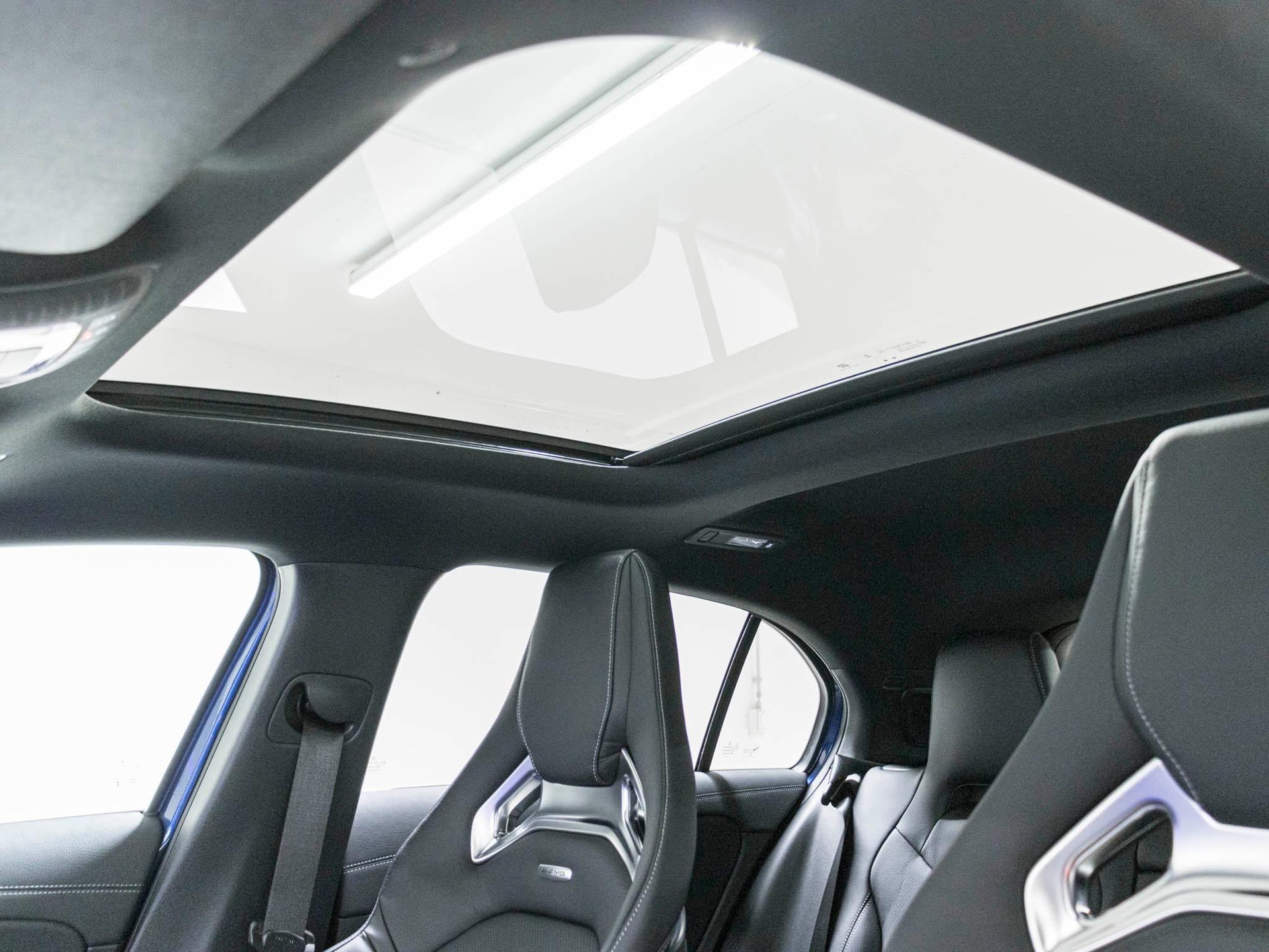 MERCEDES-BENZ A 45 AMG S 4MATIC+-image-9