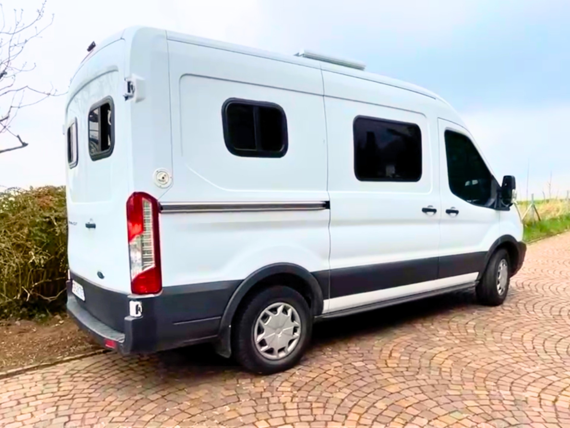 FORD Transit 350 L2H2 2.0 TDCi (131 PS)-image-5