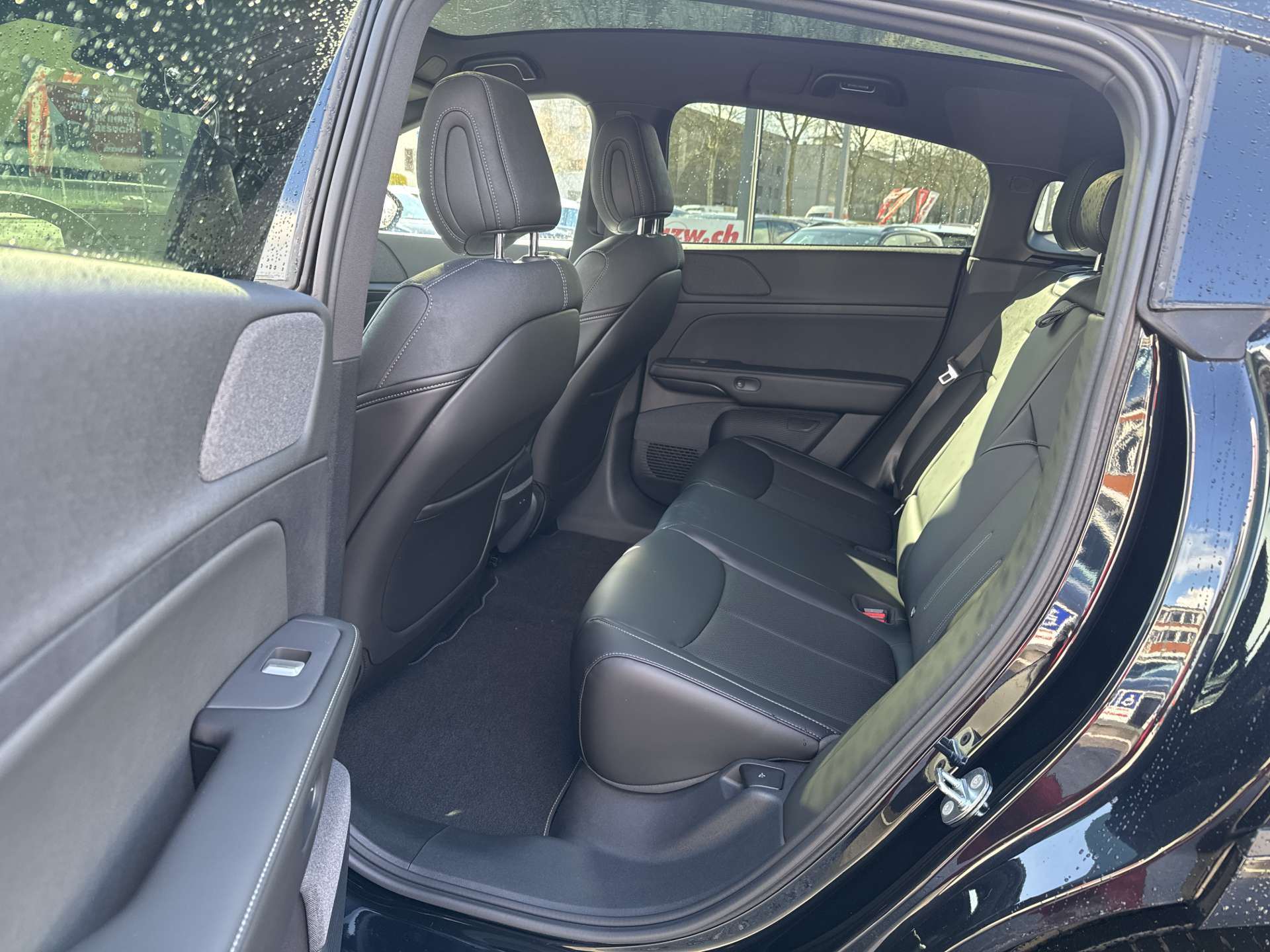 XPENG G6 87,5kWh Performance 476PS AWD Automat-image-6