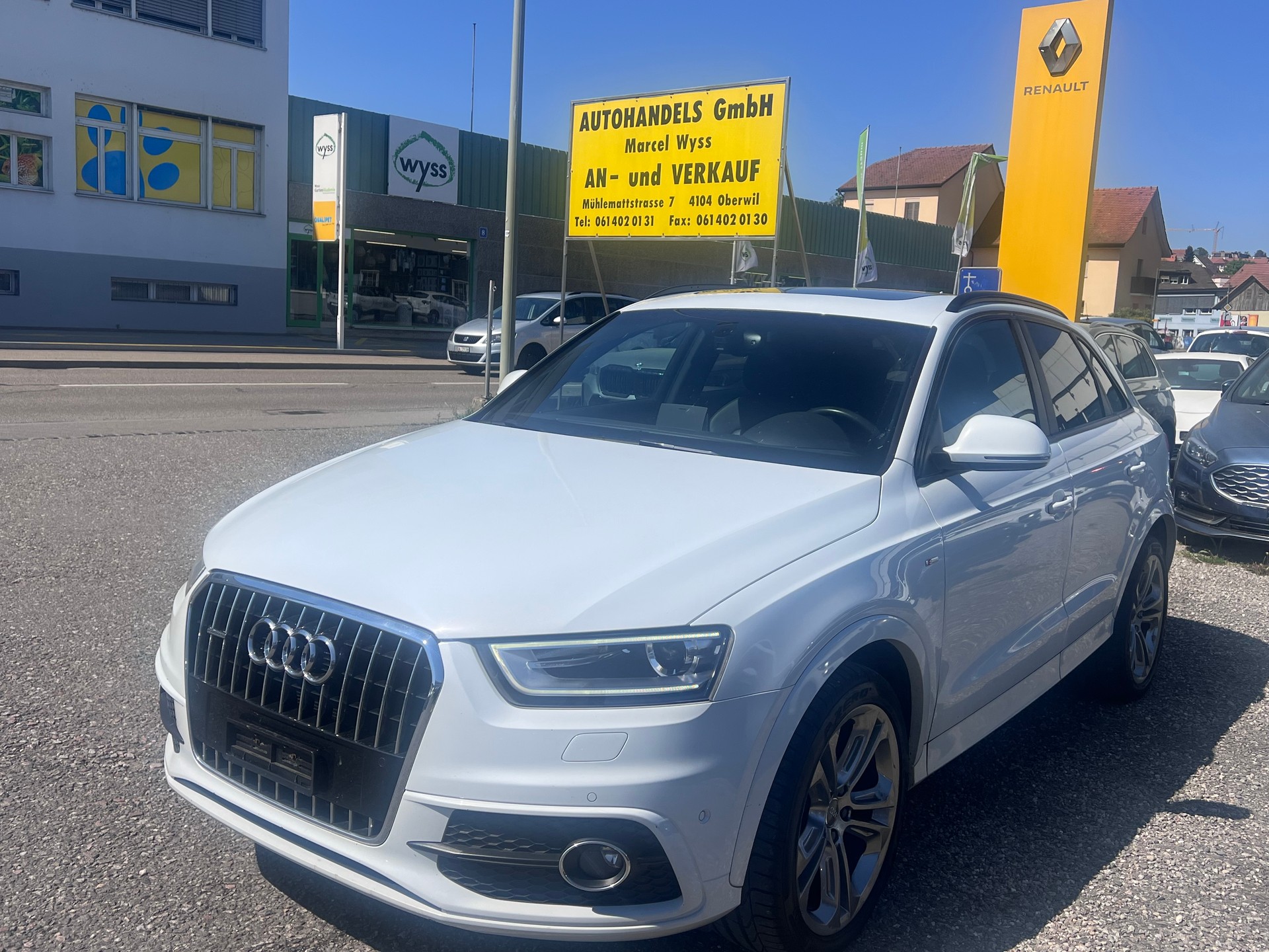 AUDI Q3 2.0 TFSI quattro S-tronic-image-2