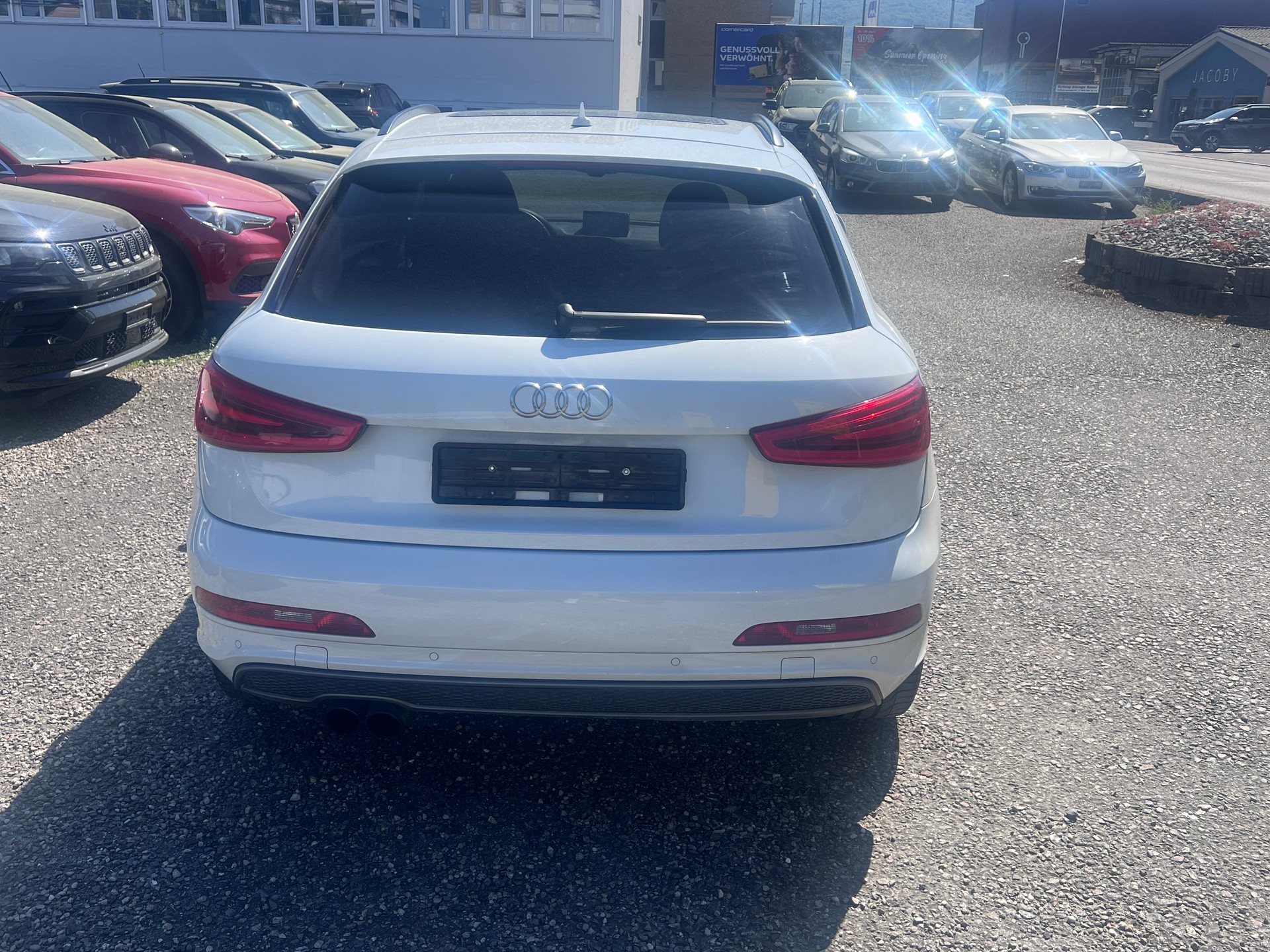 AUDI Q3 2.0 TFSI quattro S-tronic-image-3