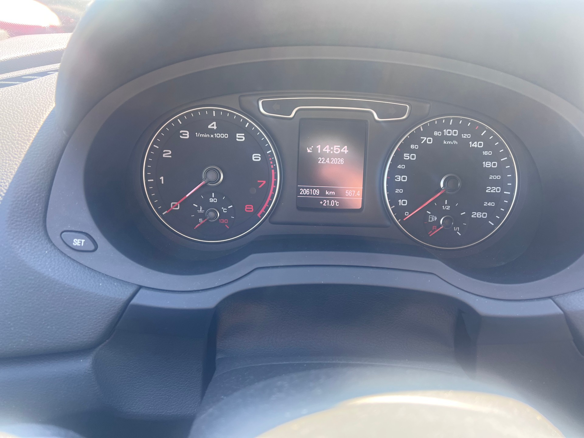 AUDI Q3 2.0 TFSI quattro S-tronic-image-14