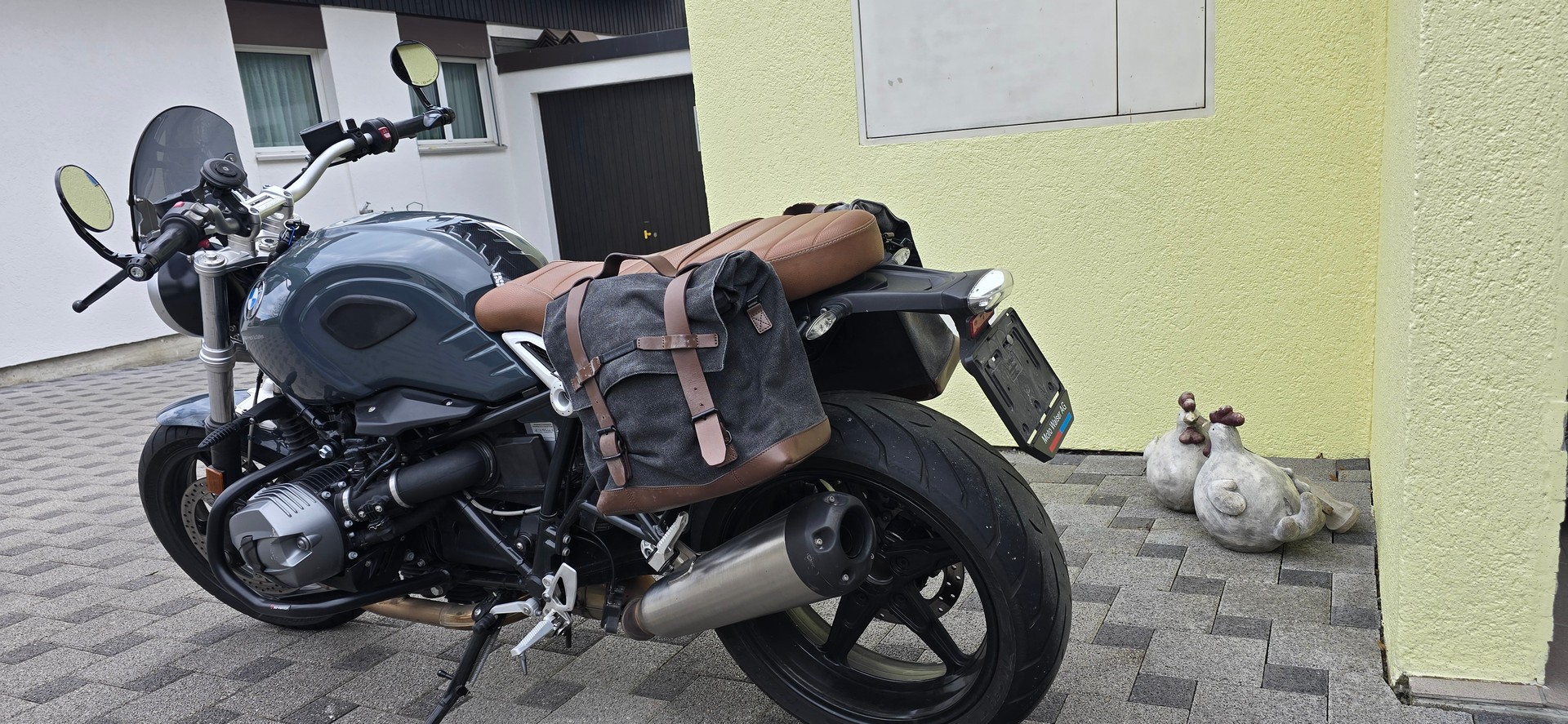 BMW R nineT Pure ABS-image-9