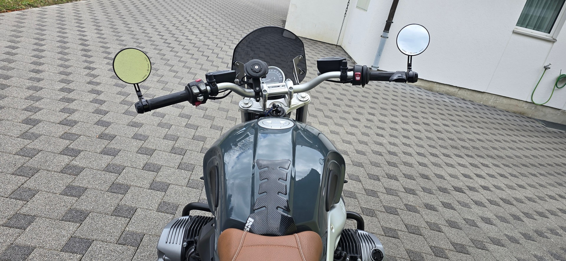 BMW R nineT Pure ABS-image-2