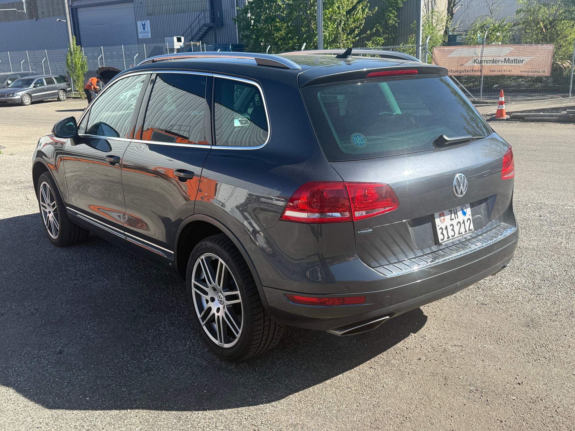 VW Touareg 3.0 TDI BlueMotion Technology Tiptronic-image-2