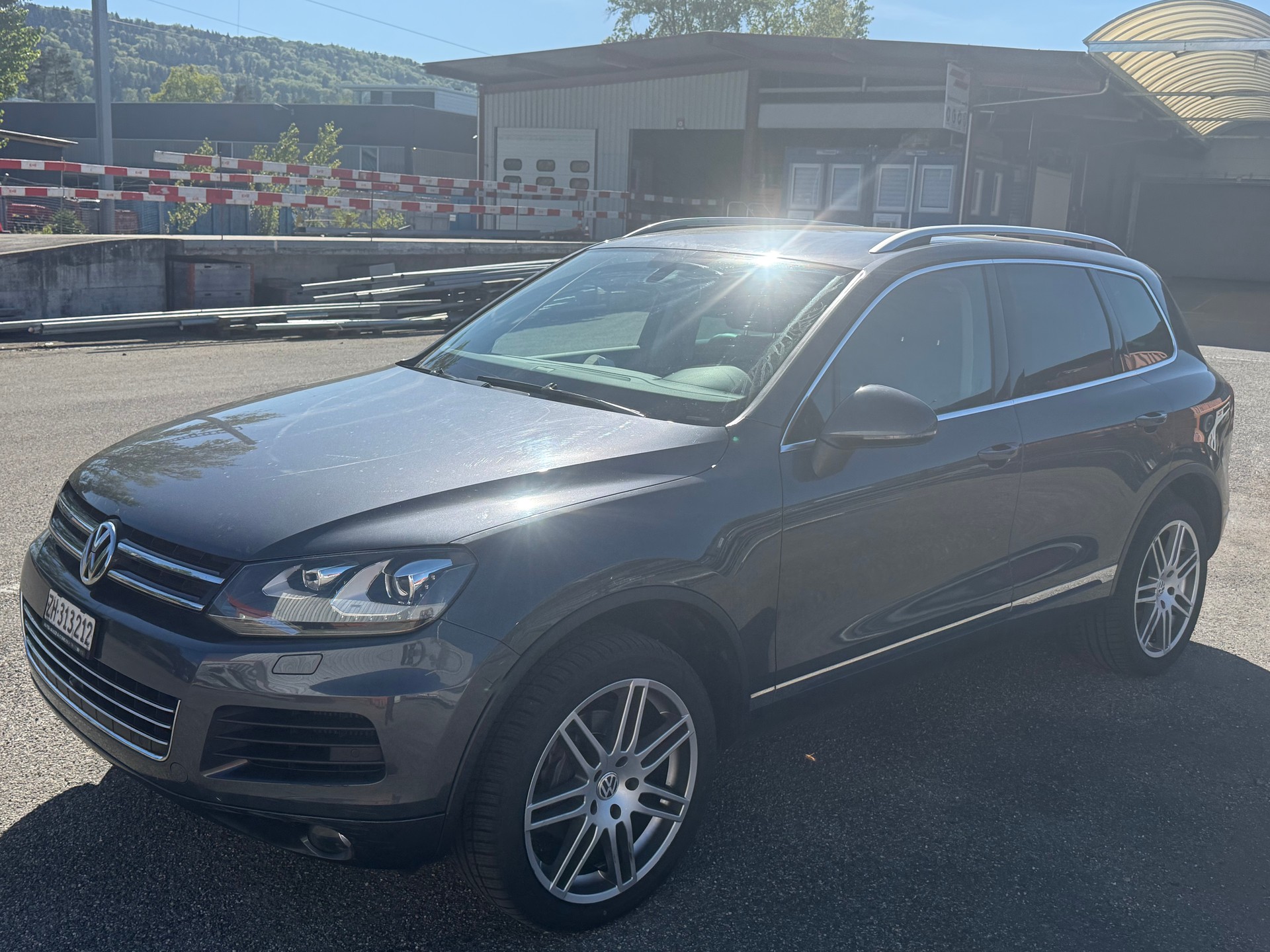 VW Touareg 3.0 TDI BlueMotion Technology Tiptronic-image-1