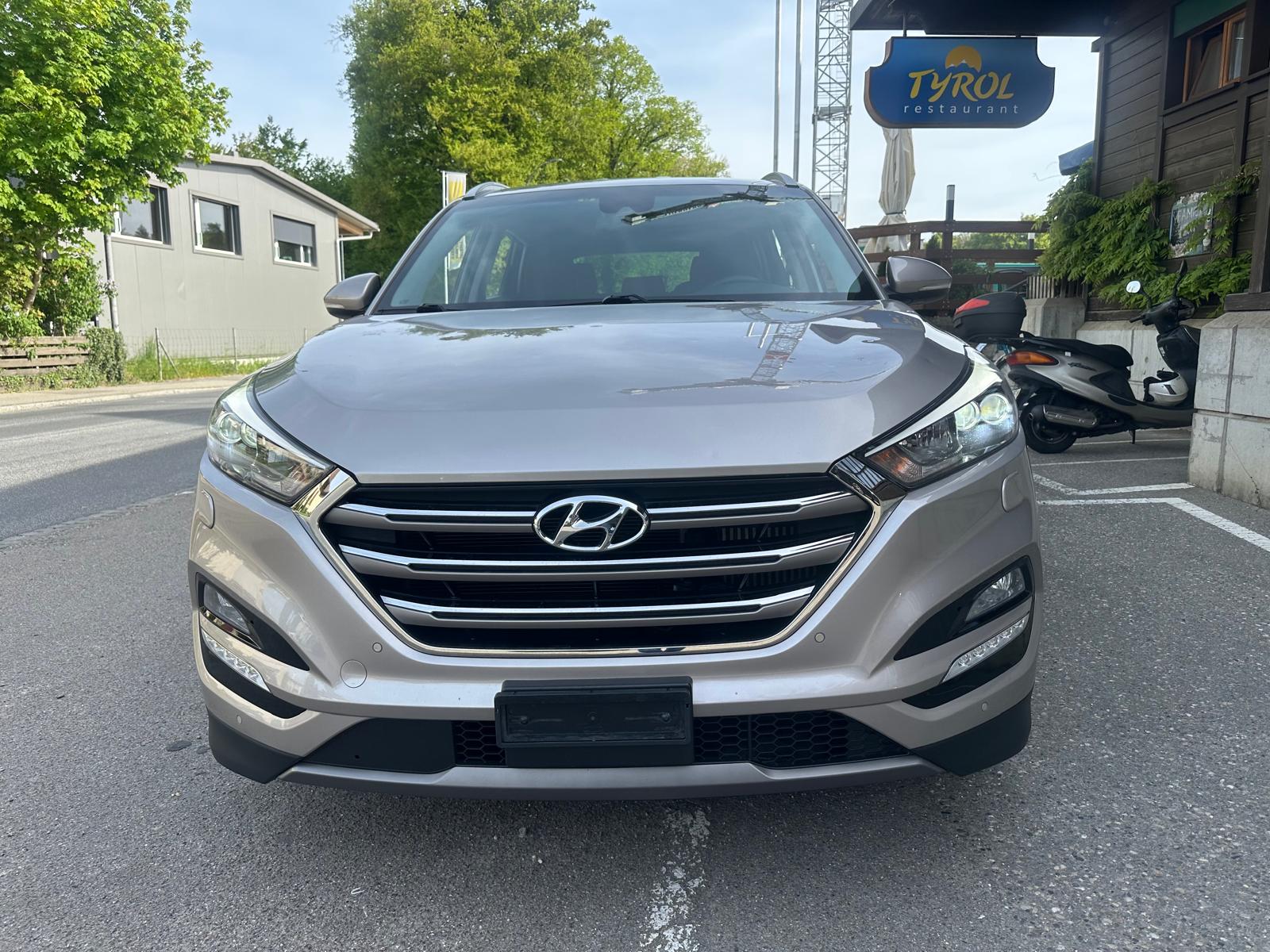HYUNDAI Tucson 2.0 CRDI Plena 4WD Automatic-image-4