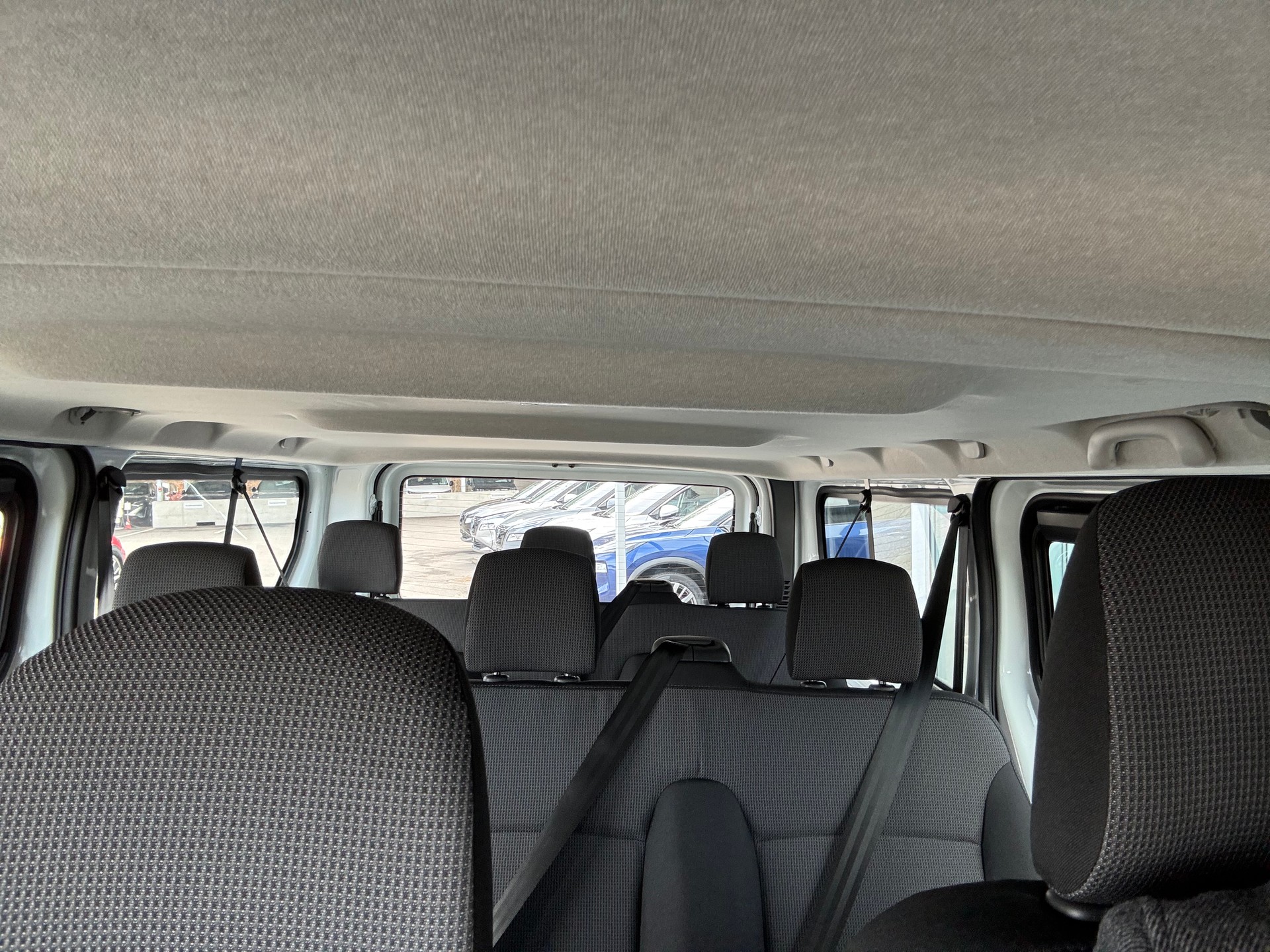 NISSAN Primastar 150 3.0L2H1 N-Connecta 9 Plätze-image-13