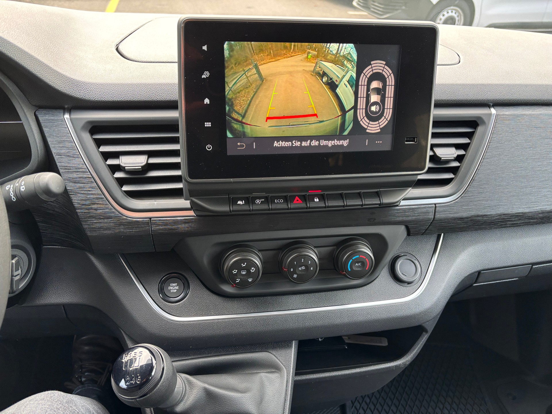 NISSAN Primastar 150 3.0L2H1 N-Connecta 9 Plätze-image-12