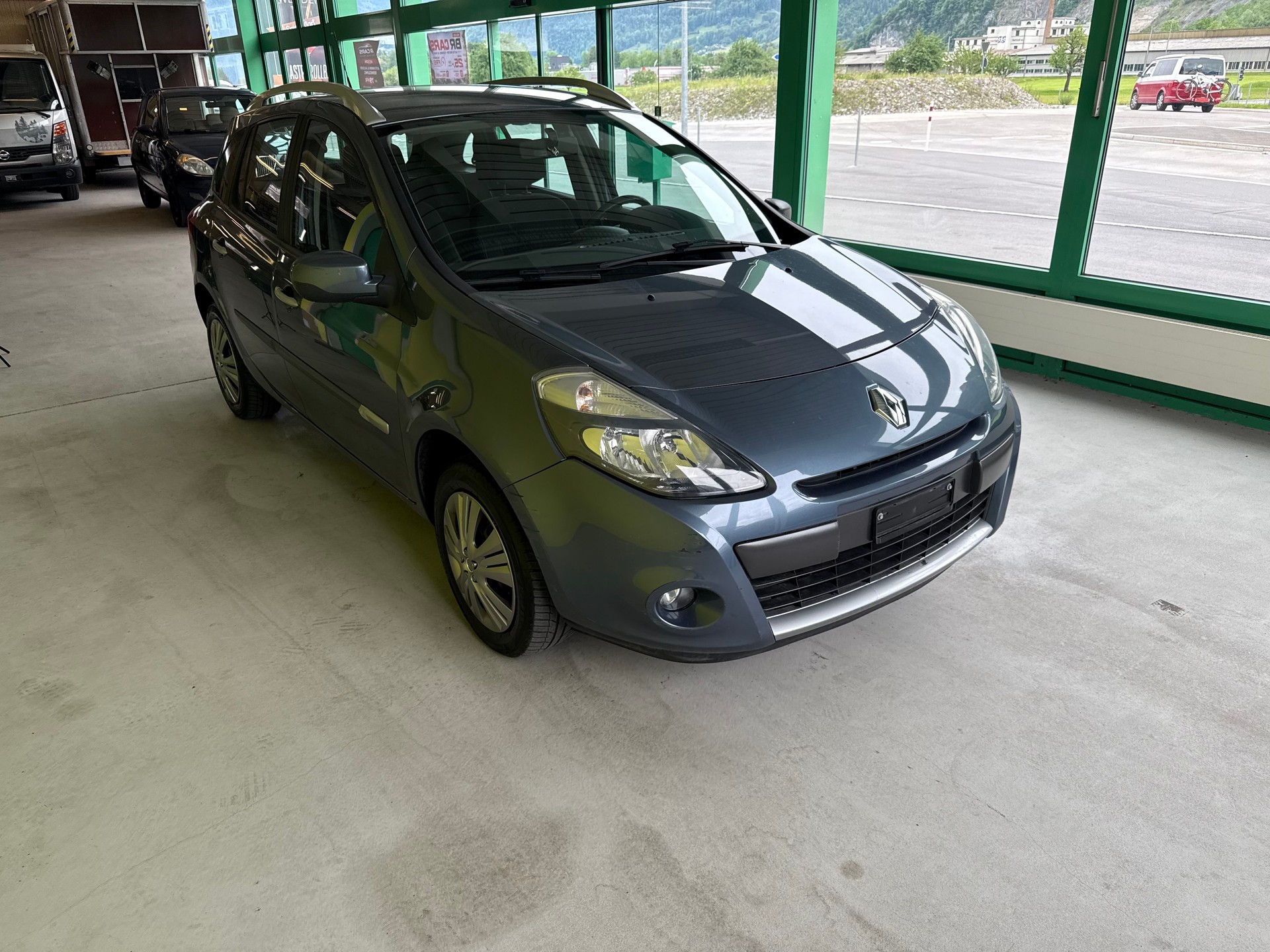 RENAULT Clio Grandtour 1.2 16V Turbo Dynamique-image-4