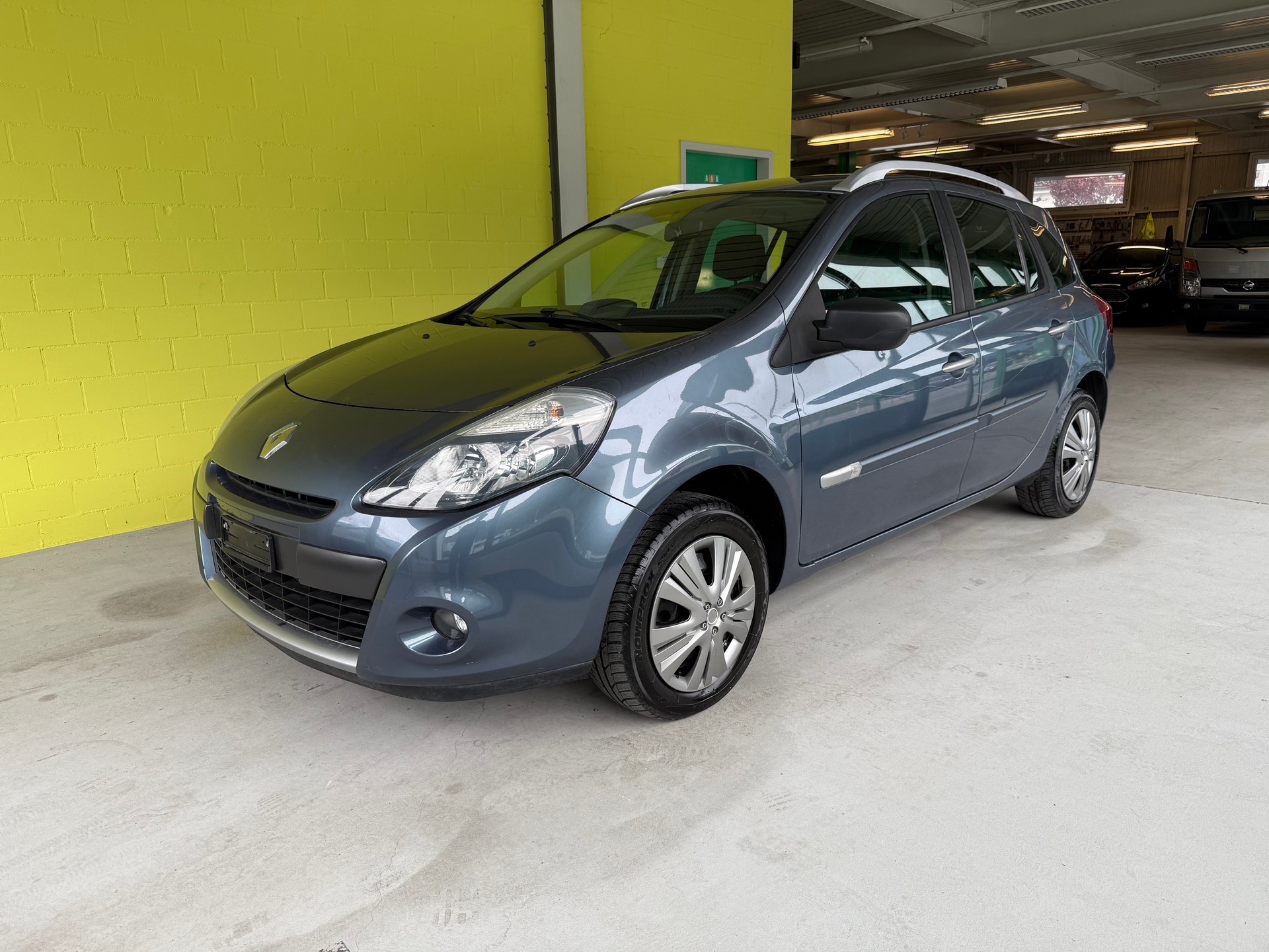 RENAULT Clio Grandtour 1.2 16V Turbo Dynamique-showroom-element-1
