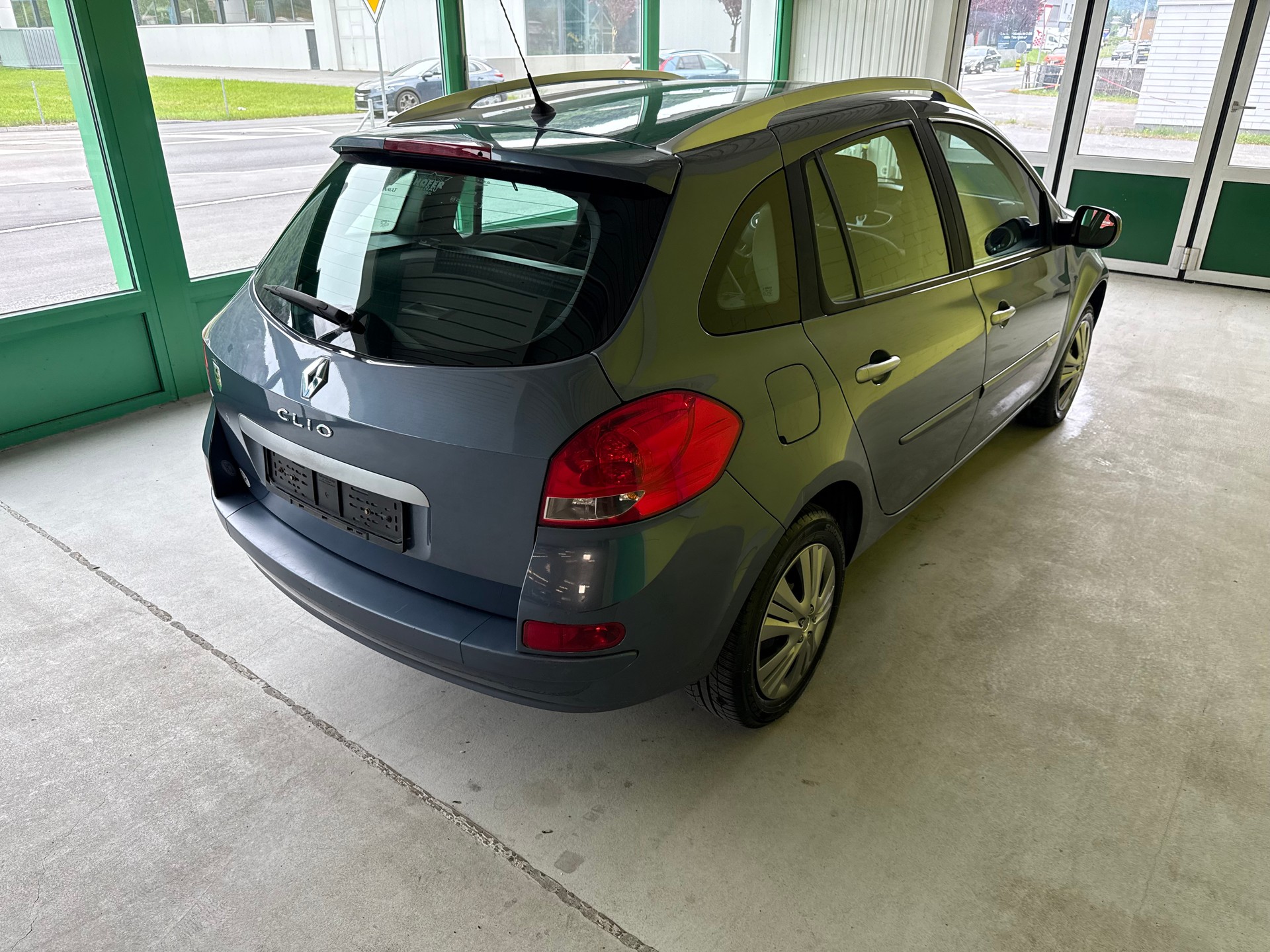 RENAULT Clio Grandtour 1.2 16V Turbo Dynamique-image-14