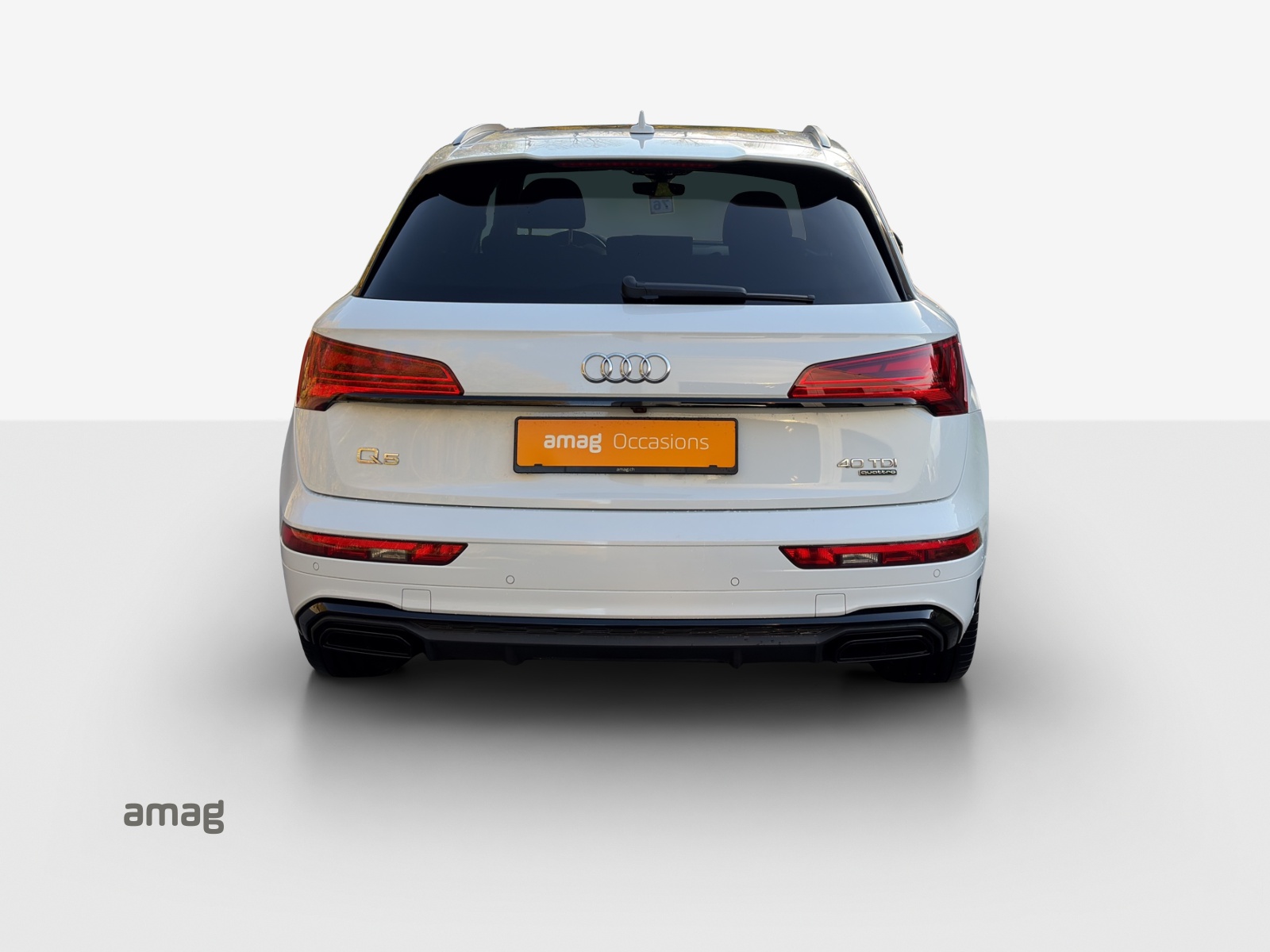 AUDI Q5 40 TDI Black Edition quattro S-tronic-image-3